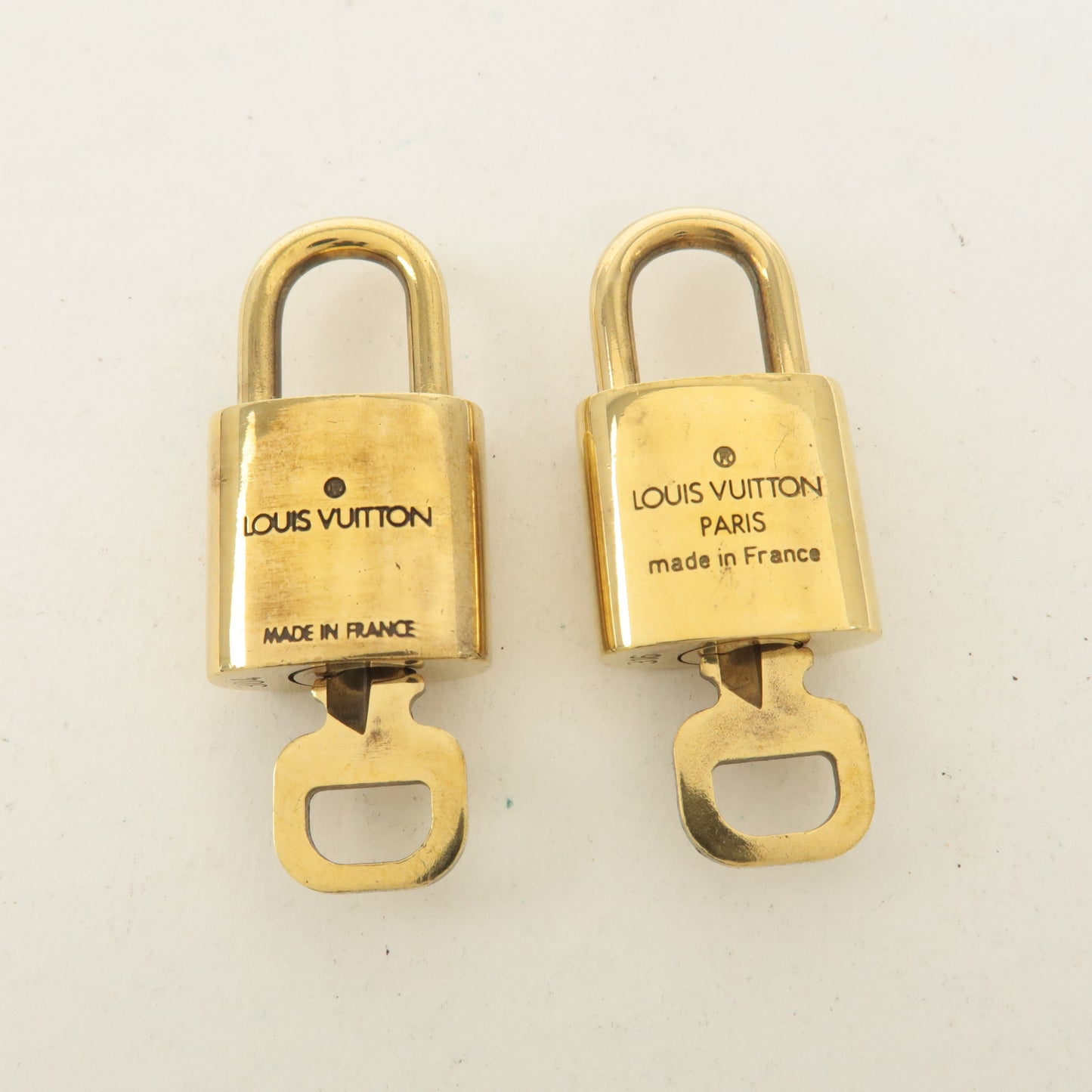 Louis Vuitton Set of 10 Lock & Key Cadena Key Lock Gold