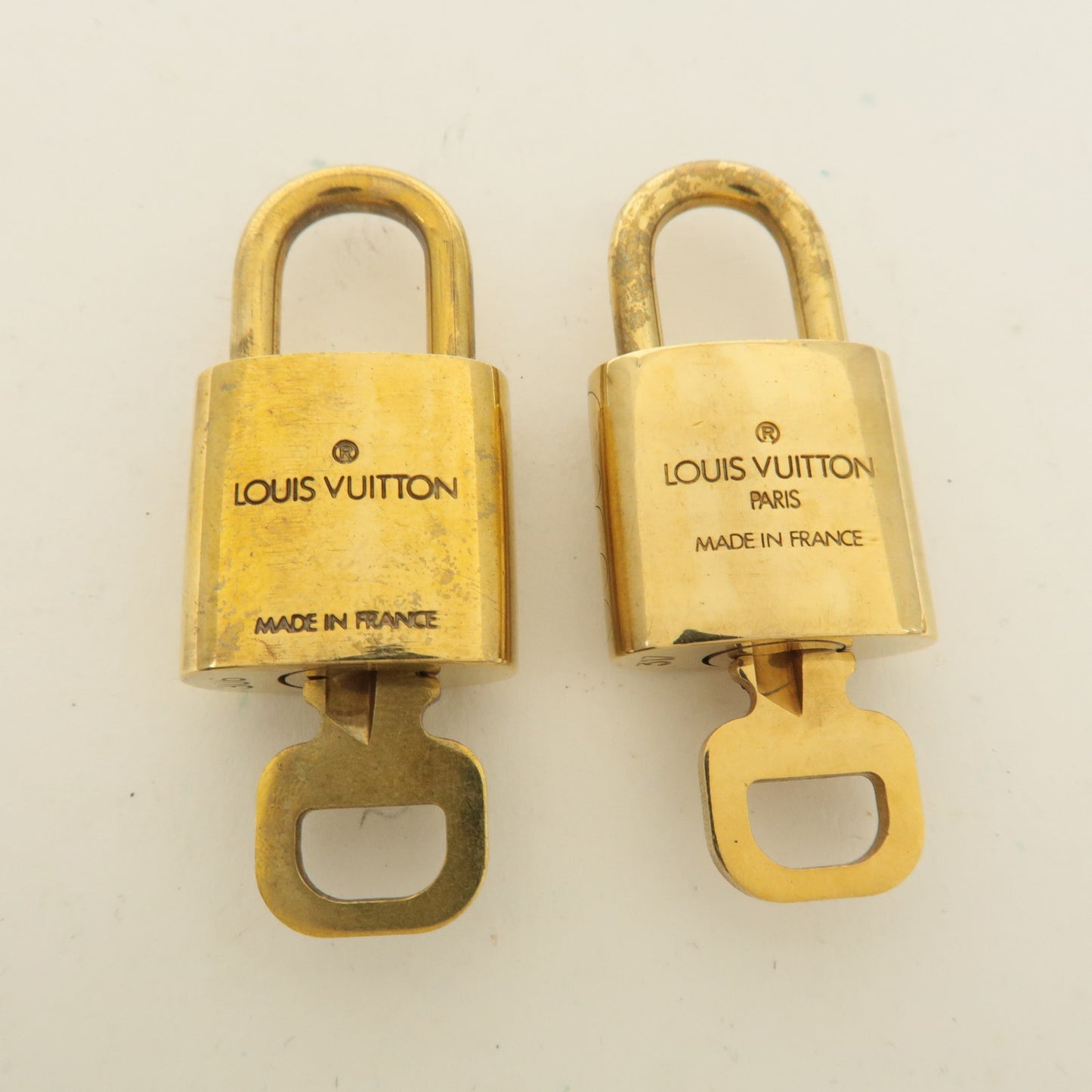 Louis Vuitton Set of 10 Lock & Key Cadena Key Lock Gold