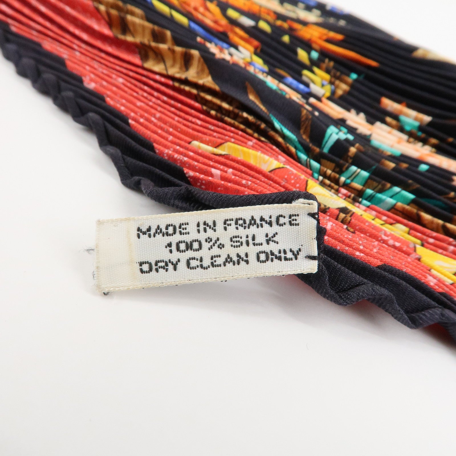 HERMES Silk 100% Pleats Carre PIERRES d' ORIENT et OGGIDENT Scarf Used