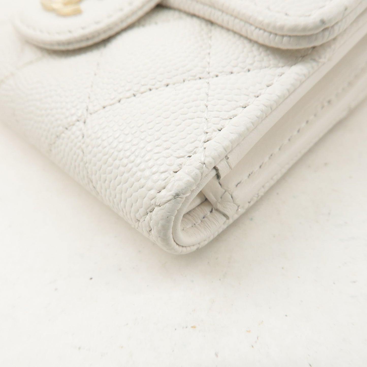 CHANEL Matelasse Caviar Skin Compact Wallet White A84029