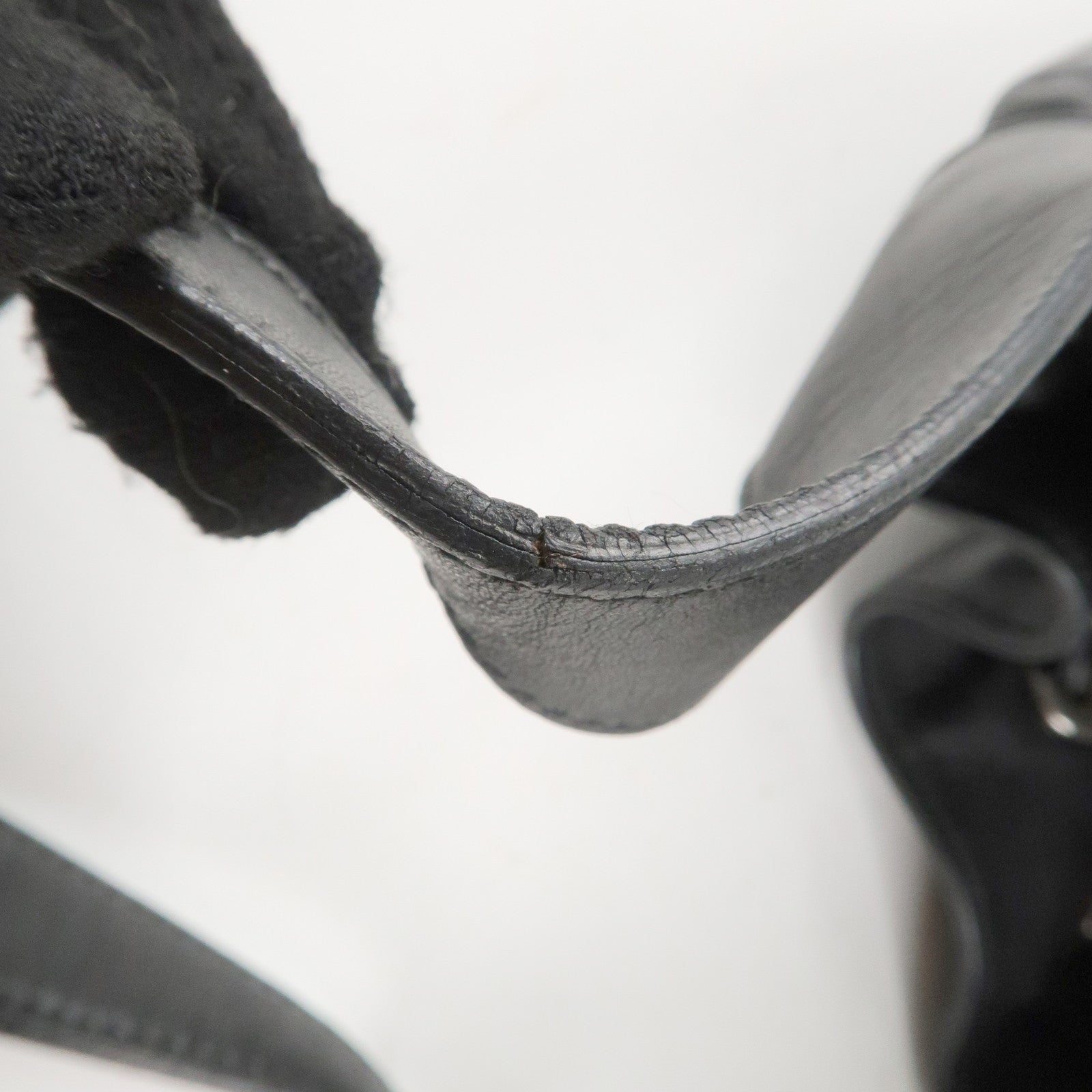 GUCCI Leather Shoulder Bag Drawstring Bag Black Silver 001.4034 Used