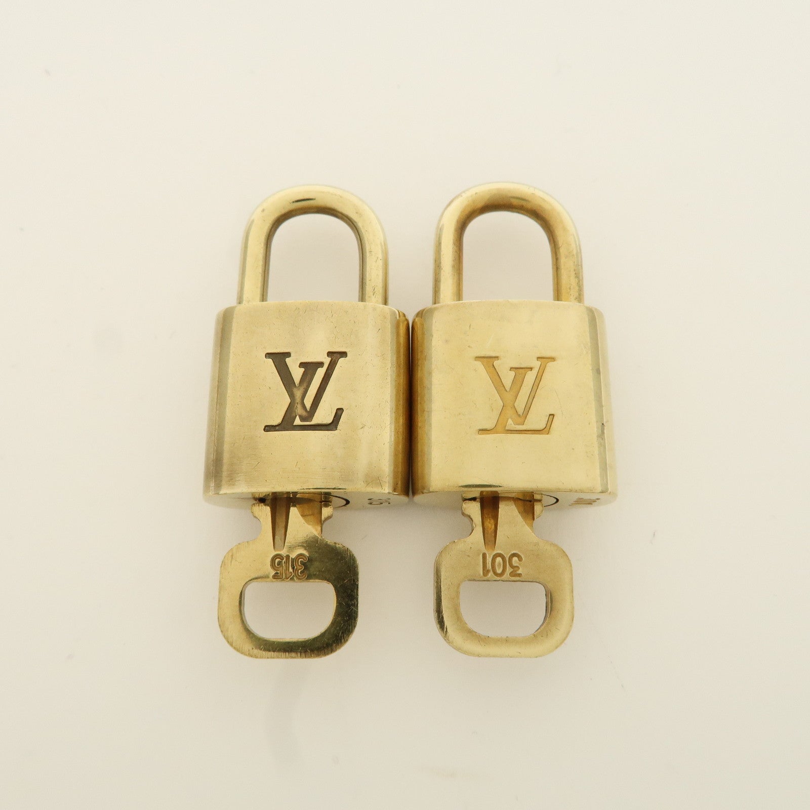 Louis Vuitton Set of 10 Lock & Key Cadena Key Lock Metal Gold Used