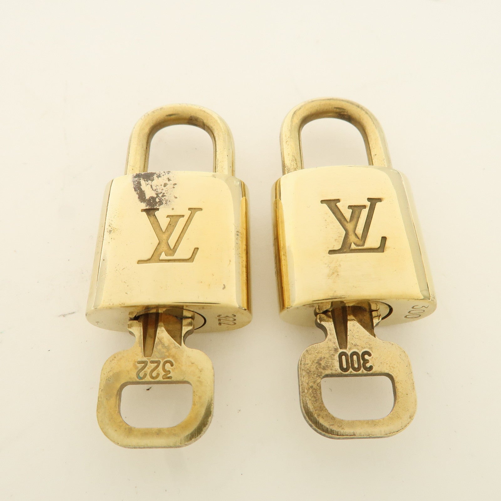 Louis Vuitton Set of 10 Lock & Key Cadena Key Lock Metal Gold Used