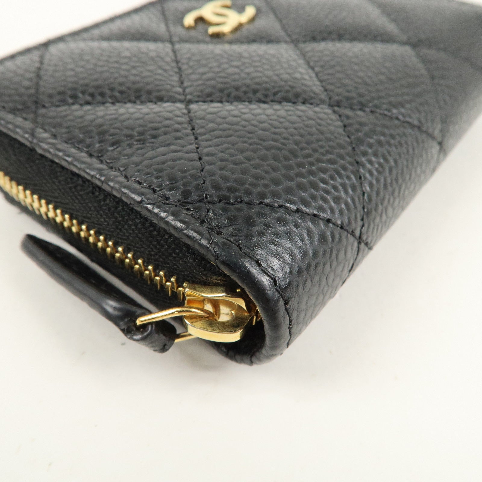 CHANEL Matelasse Caviar Skin Round Zipper Coin Case Black A69271