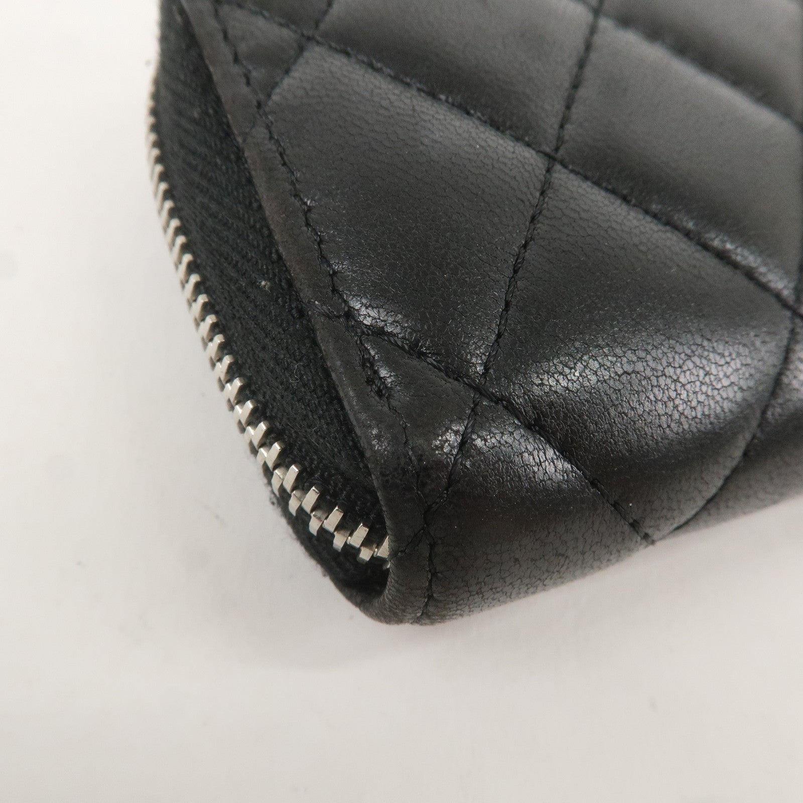 CHANEL Matelasse Lamb Skin Round Zipper Coin Case Black A69271