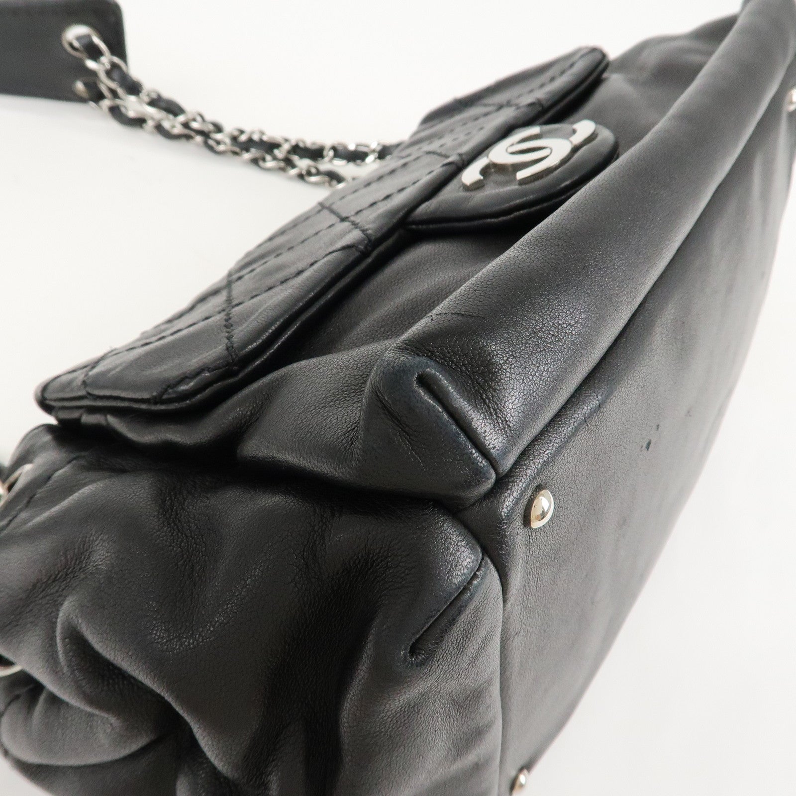 CHANEL Matelasse LambSkin Chain Shoulder Bag Black Silver Hardware