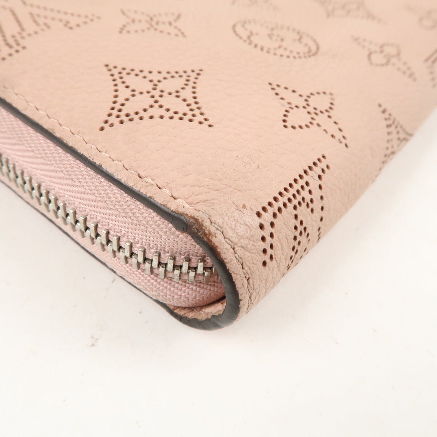 Louis Vuitton Monogram Mahina Zippy Wallet Rose Pink M61868