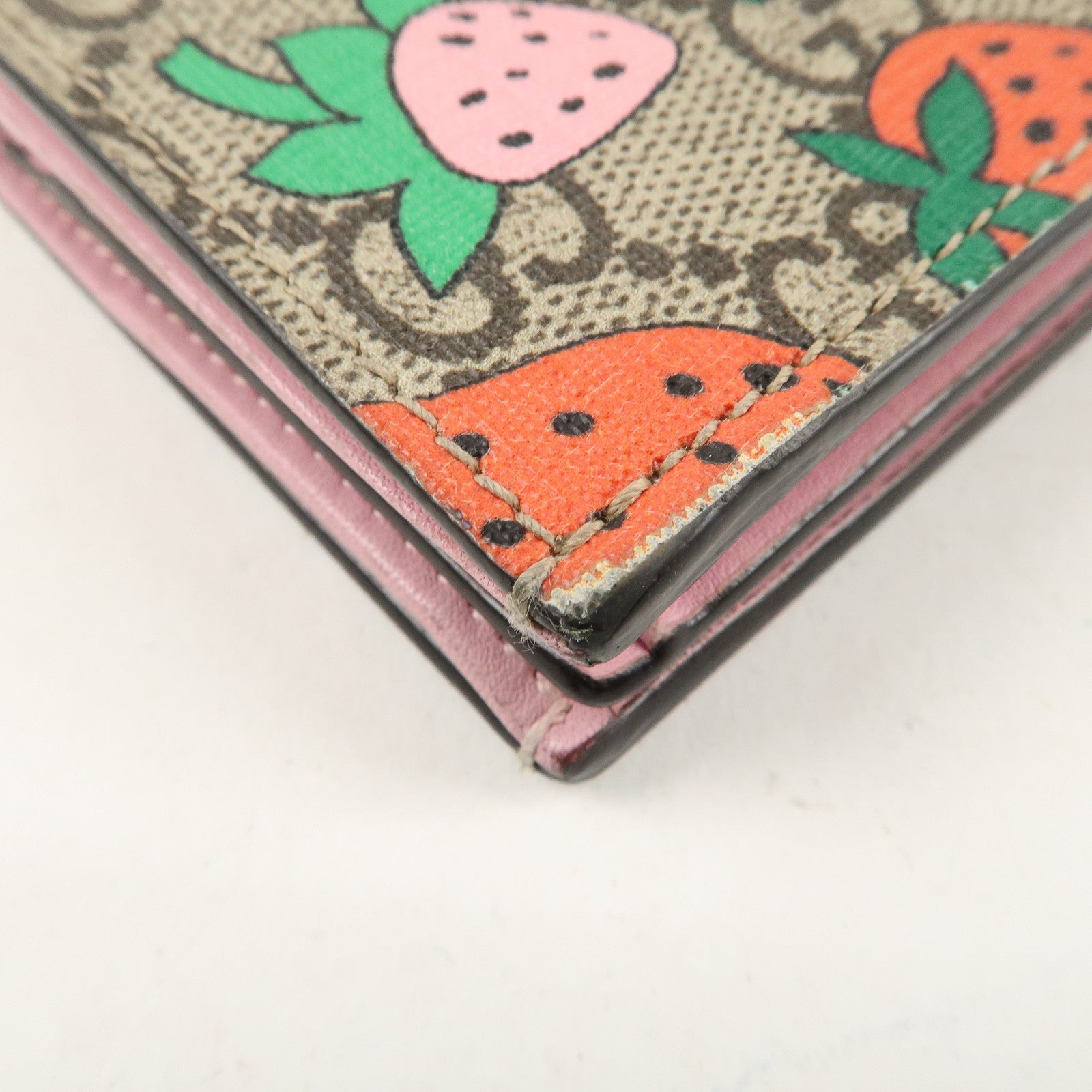 GUCCI GG Supreme Leather Strawberry Print Bi-fold Wallet 573839