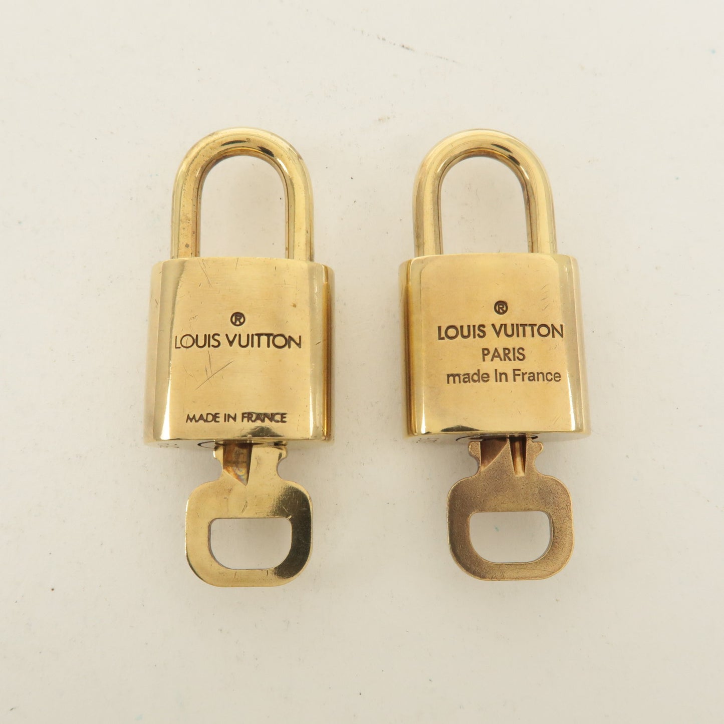 Louis Vuitton Set of 10 Lock & Key Cadena Key Lock Gold