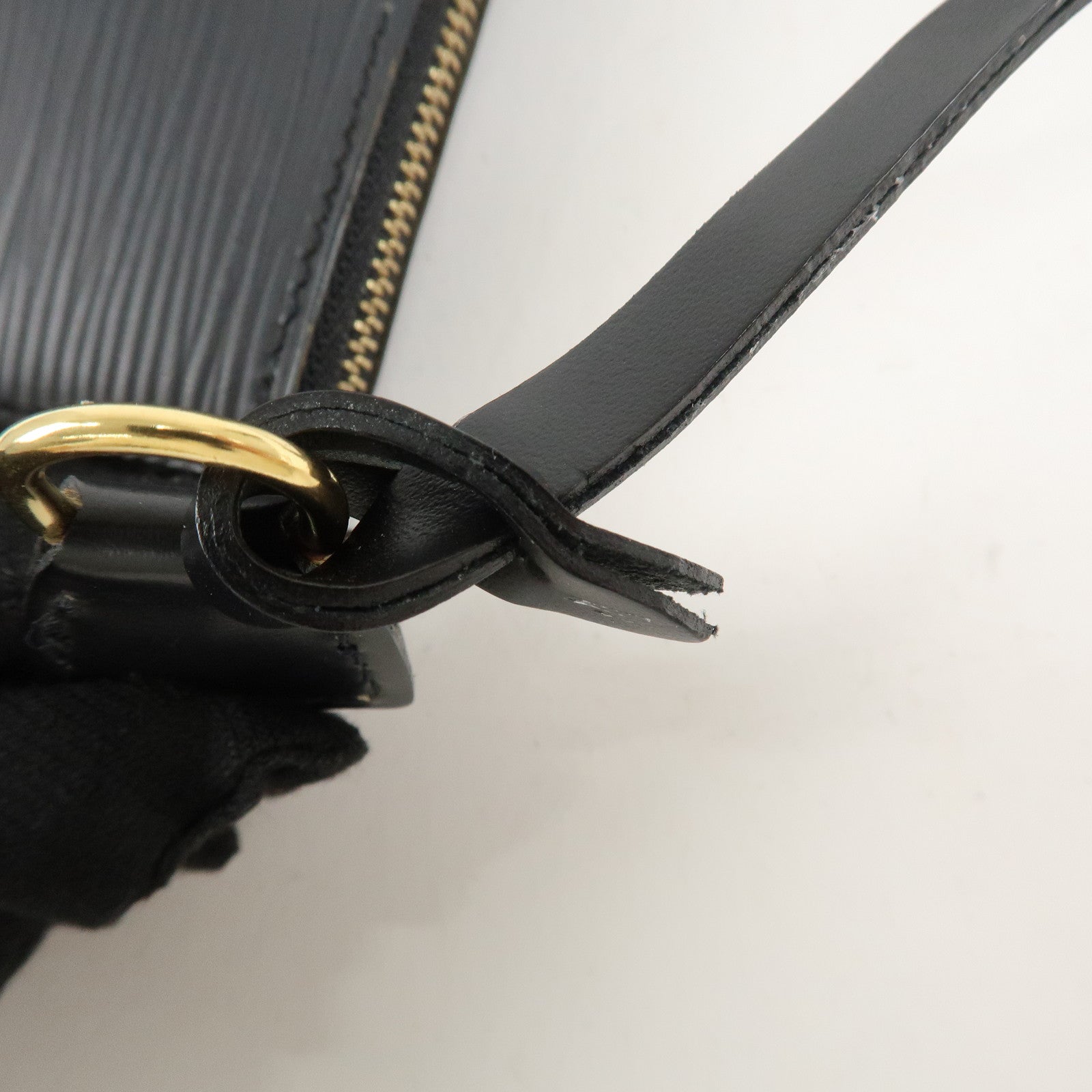 Louis Vuitton Epi Pochette Accessoires Pouch Noir Black M52942 Used