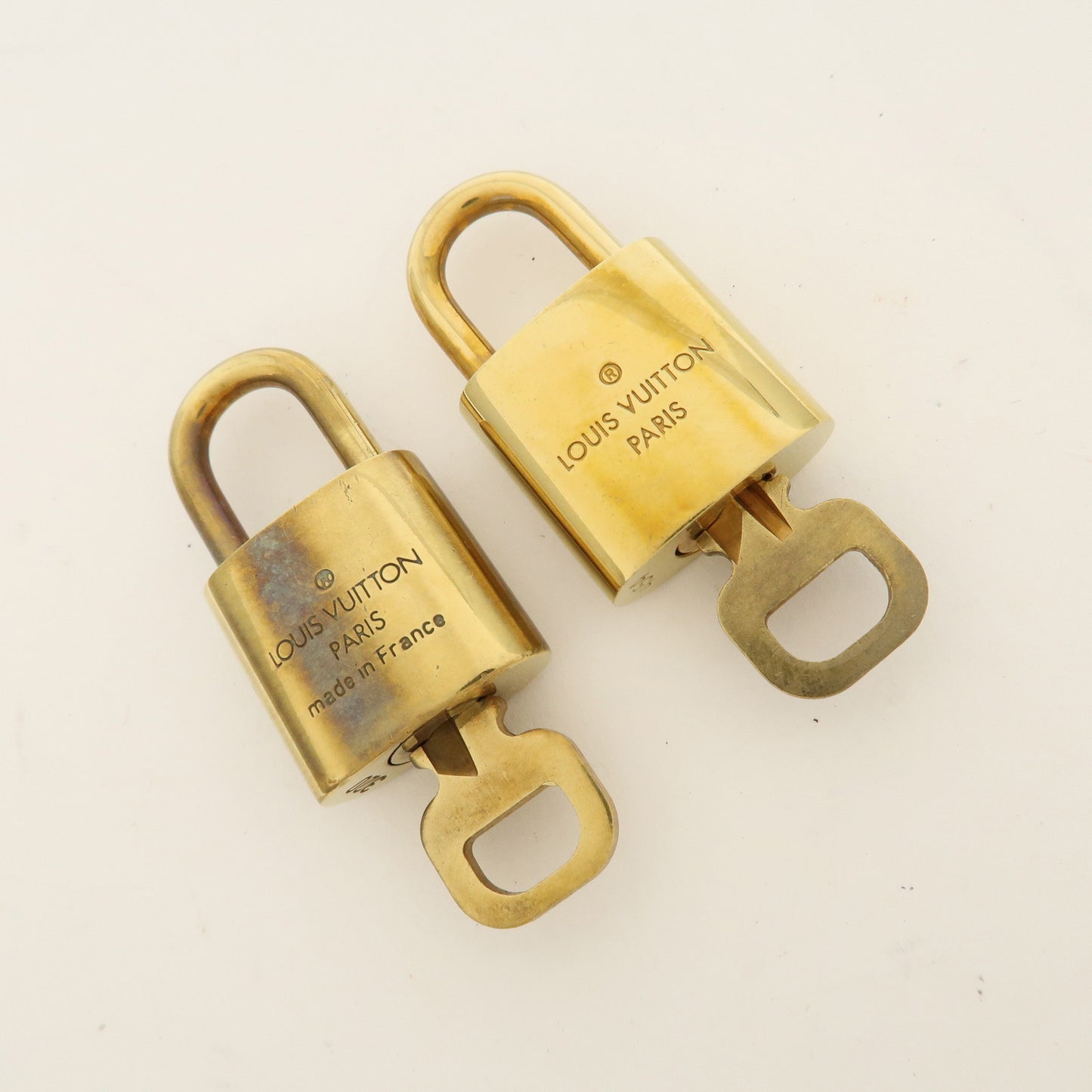 Louis Vuitton Set of 10 Lock & Key Cadena Key Lock Gold