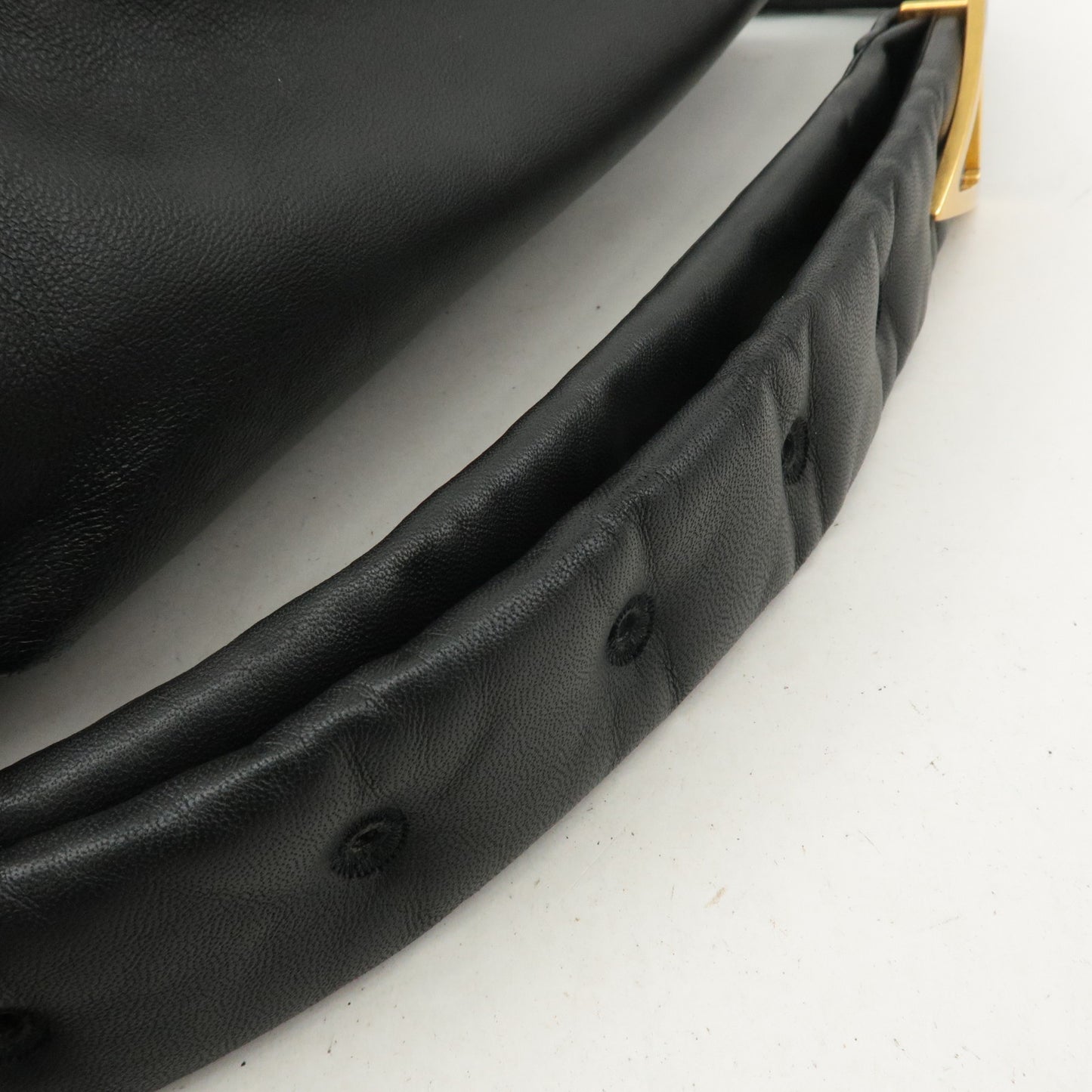 BOTTEGA VENETA Triangle Leather The Body Pouch Black 620954