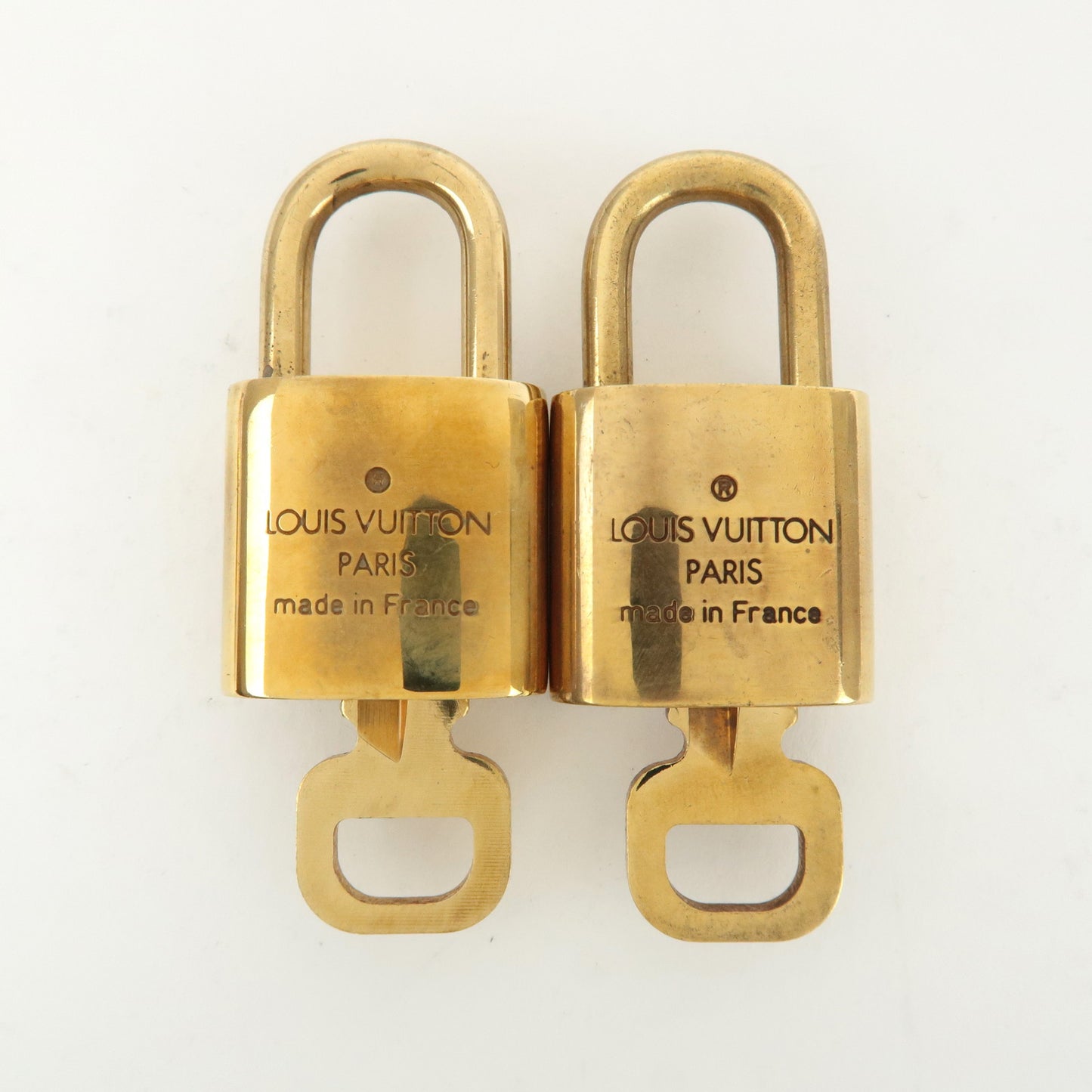 Louis Vuitton Set of 10 Lock & Key Cadena Key Lock Gold