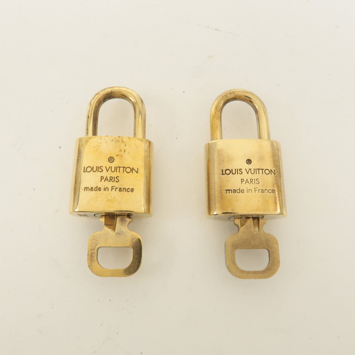 Louis Vuitton Set of 10 Lock & Key Cadena Key Lock Gold