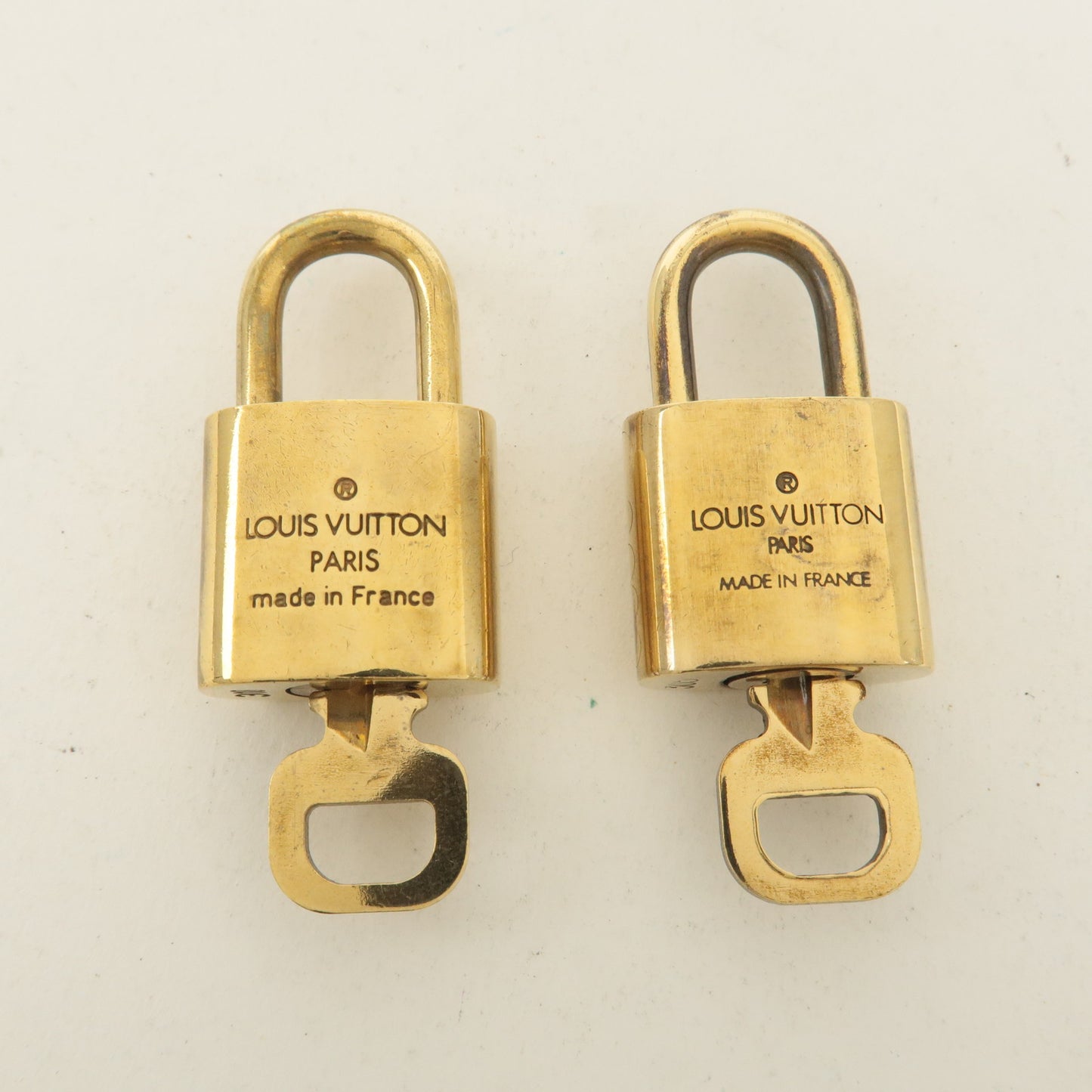 Louis Vuitton Set of 10 Lock & Key Cadena Key Lock Gold