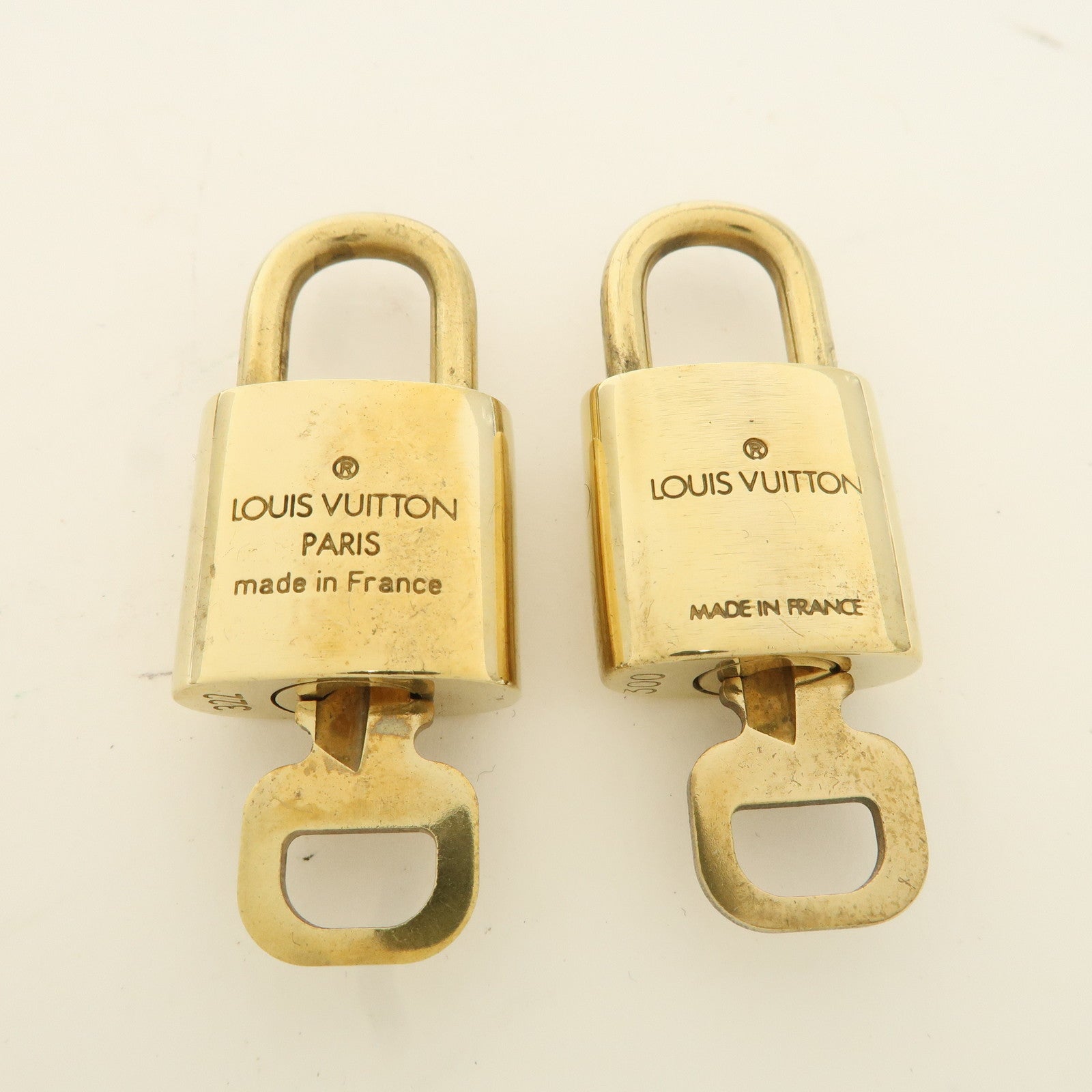 Louis Vuitton Set of 10 Lock & Key Cadena Key Lock Metal Gold Used