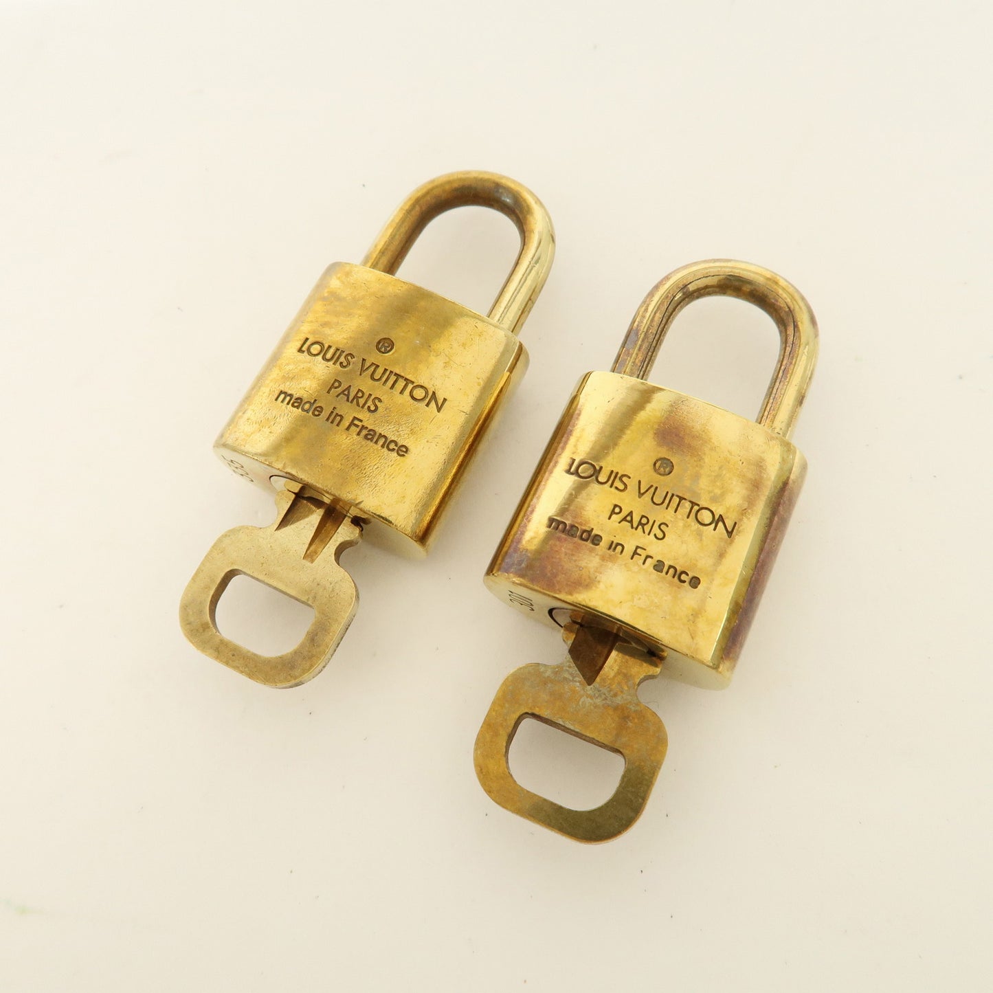 Louis Vuitton Set of 10 Lock & Key Cadena Key Lock Gold