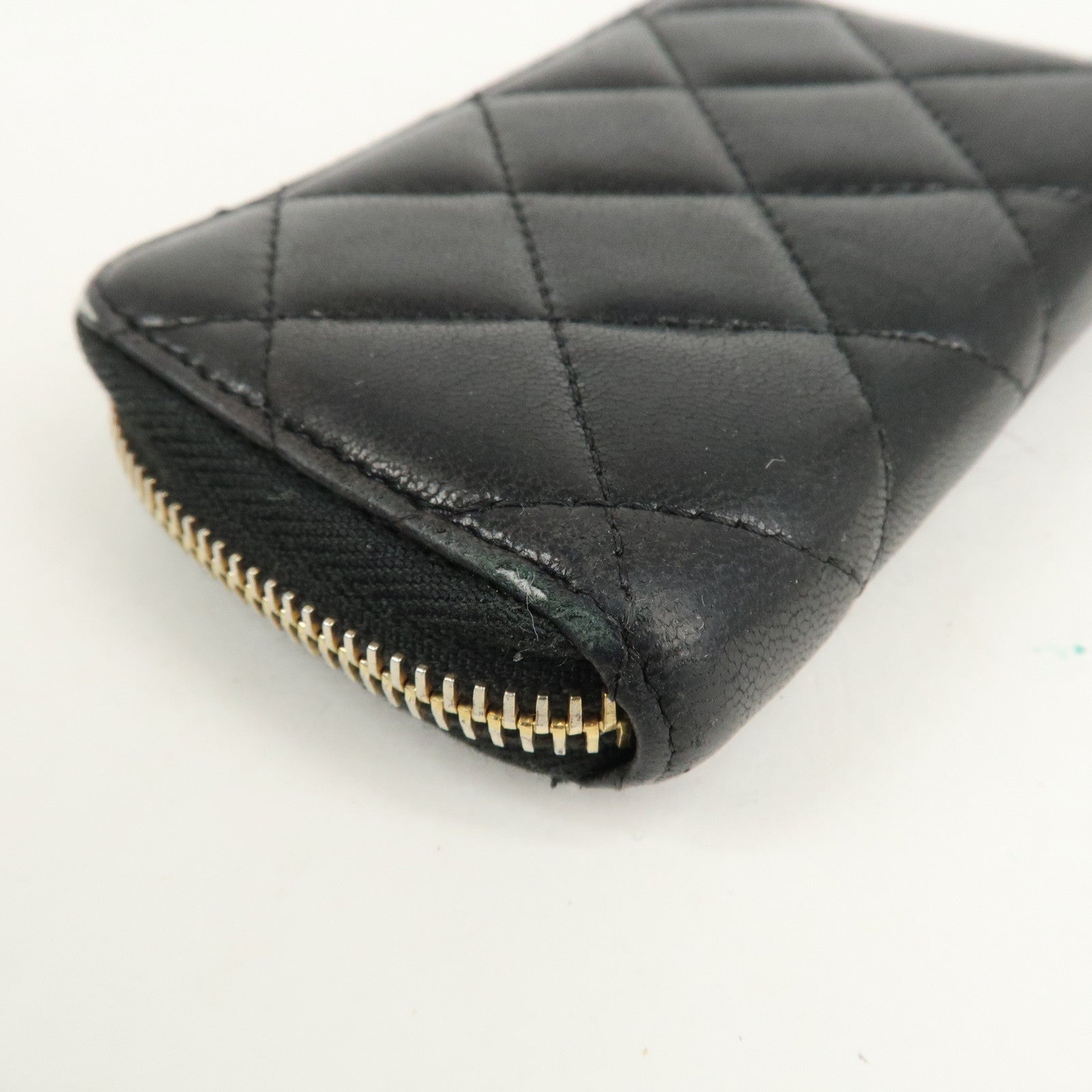 CHANEL Matelasse Lamb Skin Zip Around Coin Case Black A69271 Used