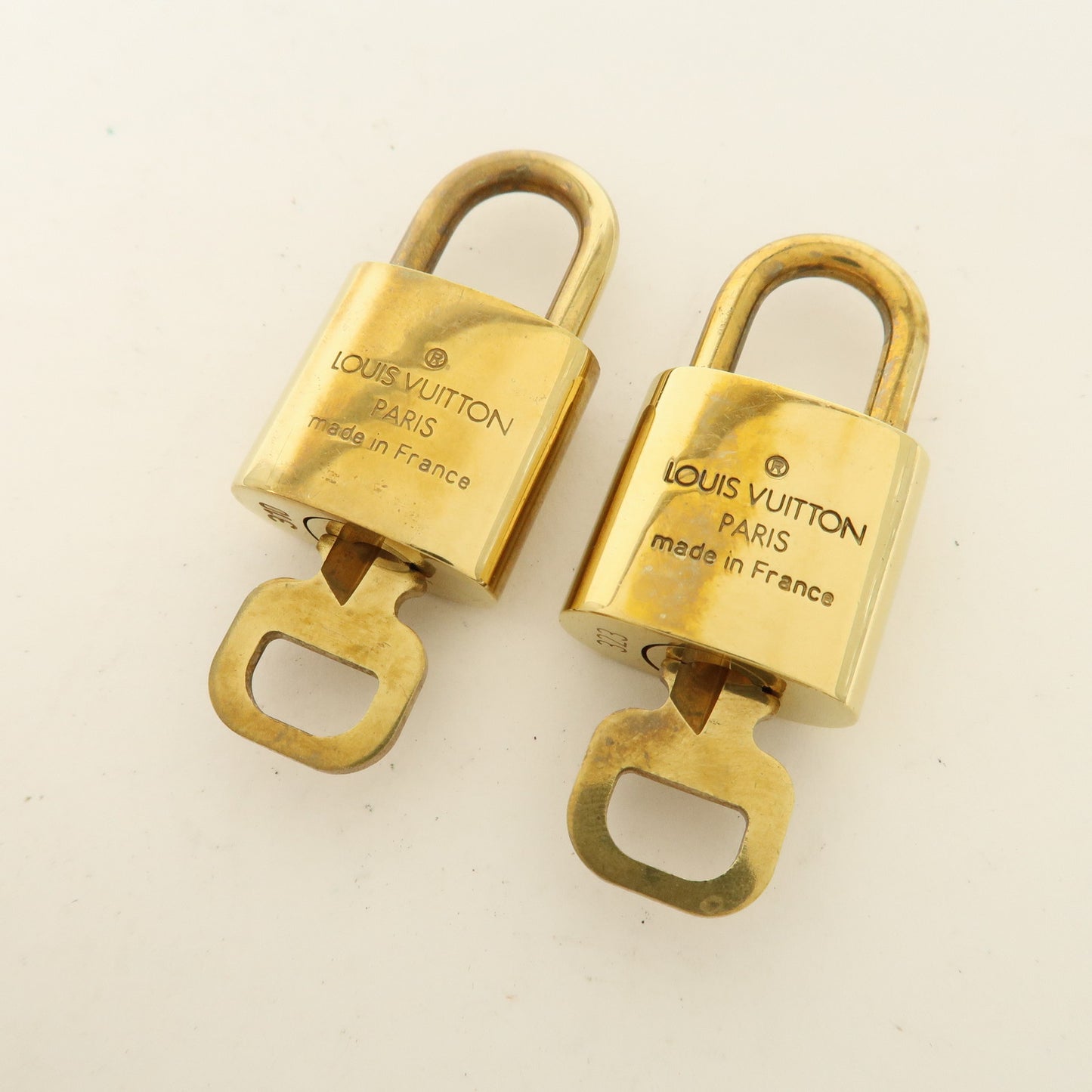 Louis Vuitton Set of 10 Lock & Key Cadena Key Lock Gold