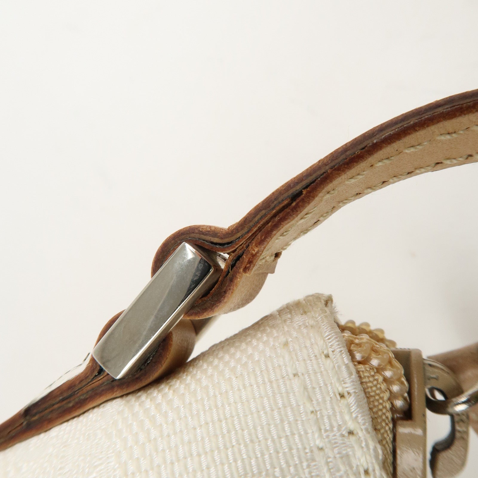 GUCCI Boat Bag GG Canvas Leather Hand Bag White Beige 039.1103 Used