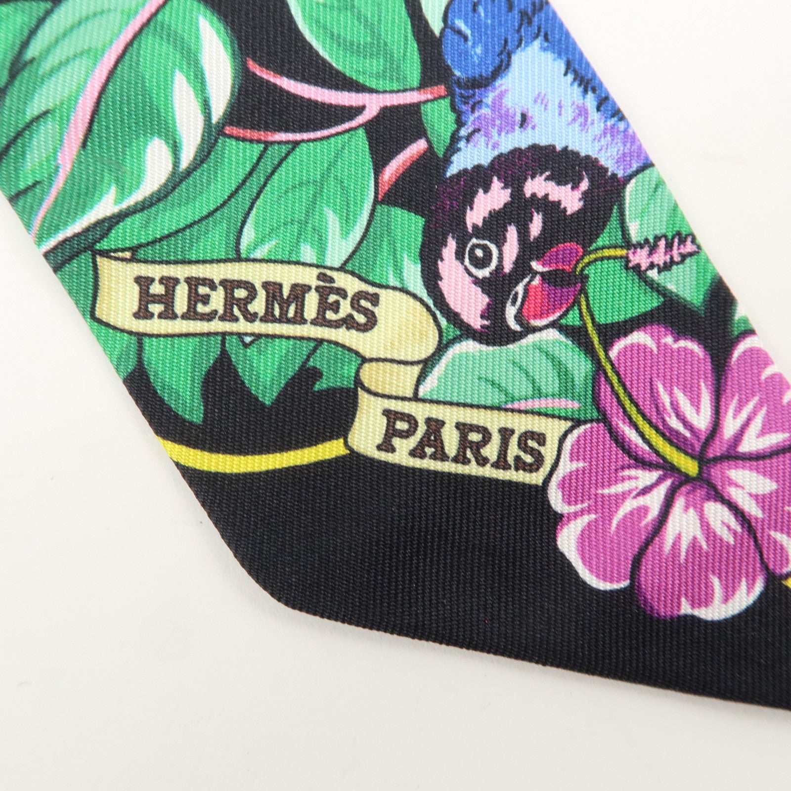 HERMES 100% Silk Twilly Scarf JUNGLE LOVE LOVE Black Yellow Pink Used