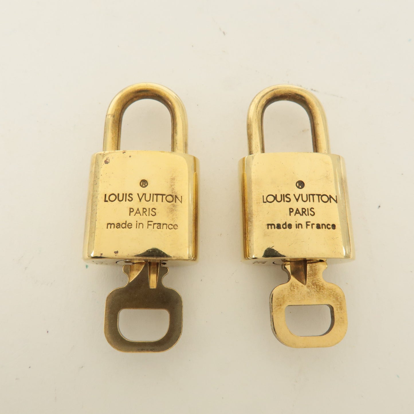 Louis Vuitton Set of 10 Lock & Key Cadena Key Lock Gold