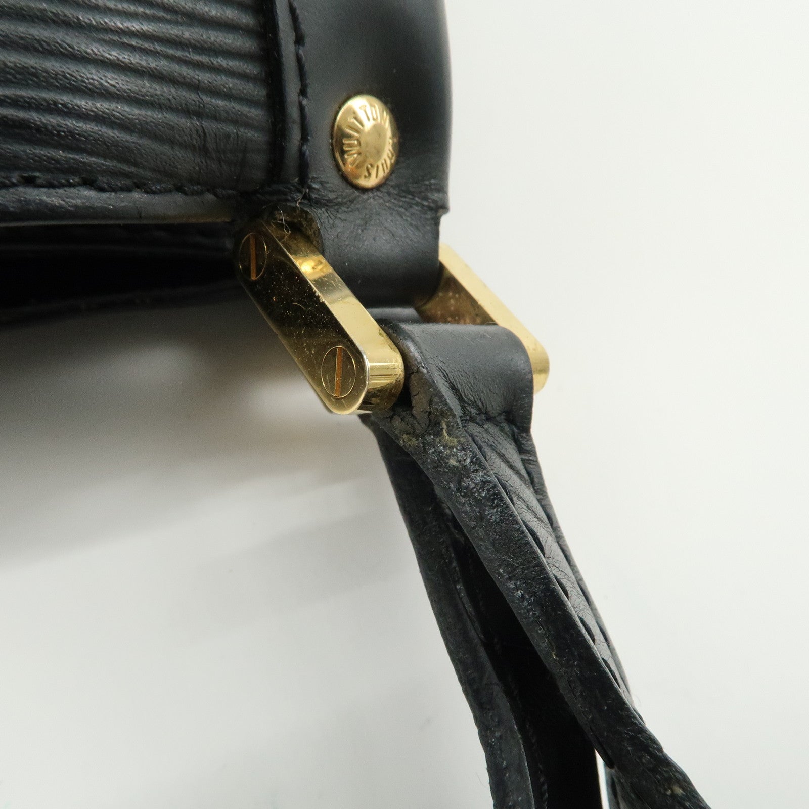 Louis Vuitton Epi Mandala MM Shoulder Bag Noir M58892