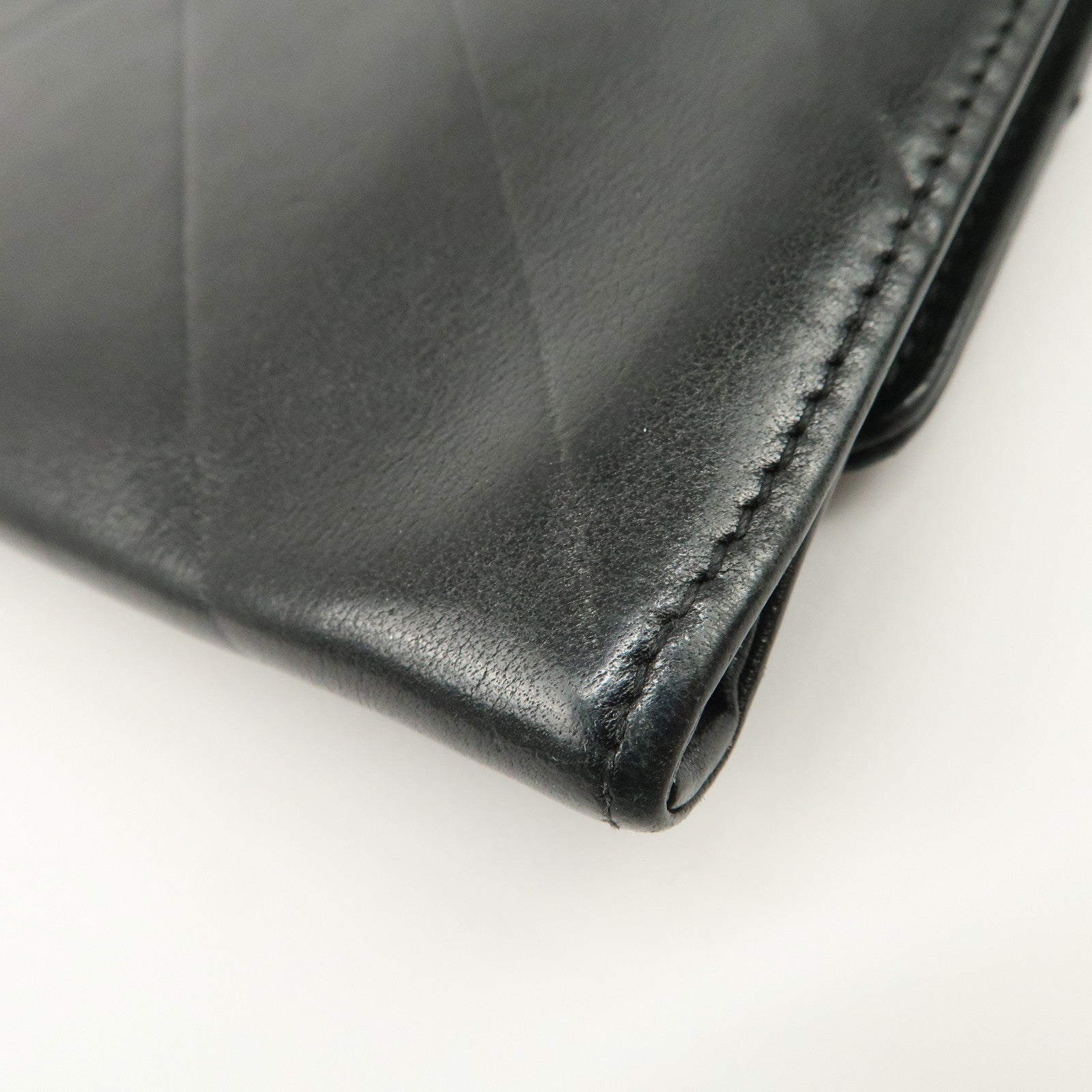 CHANEL V Stitch Lamb Skin COCO Mark Hook Bi-Fold Wallet Black Used