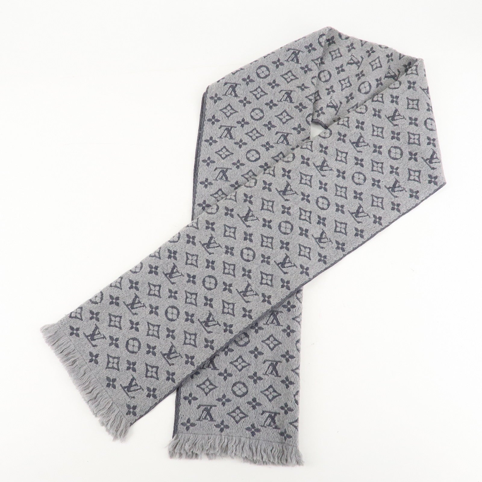 LV Escharpe Monogram Classic Used