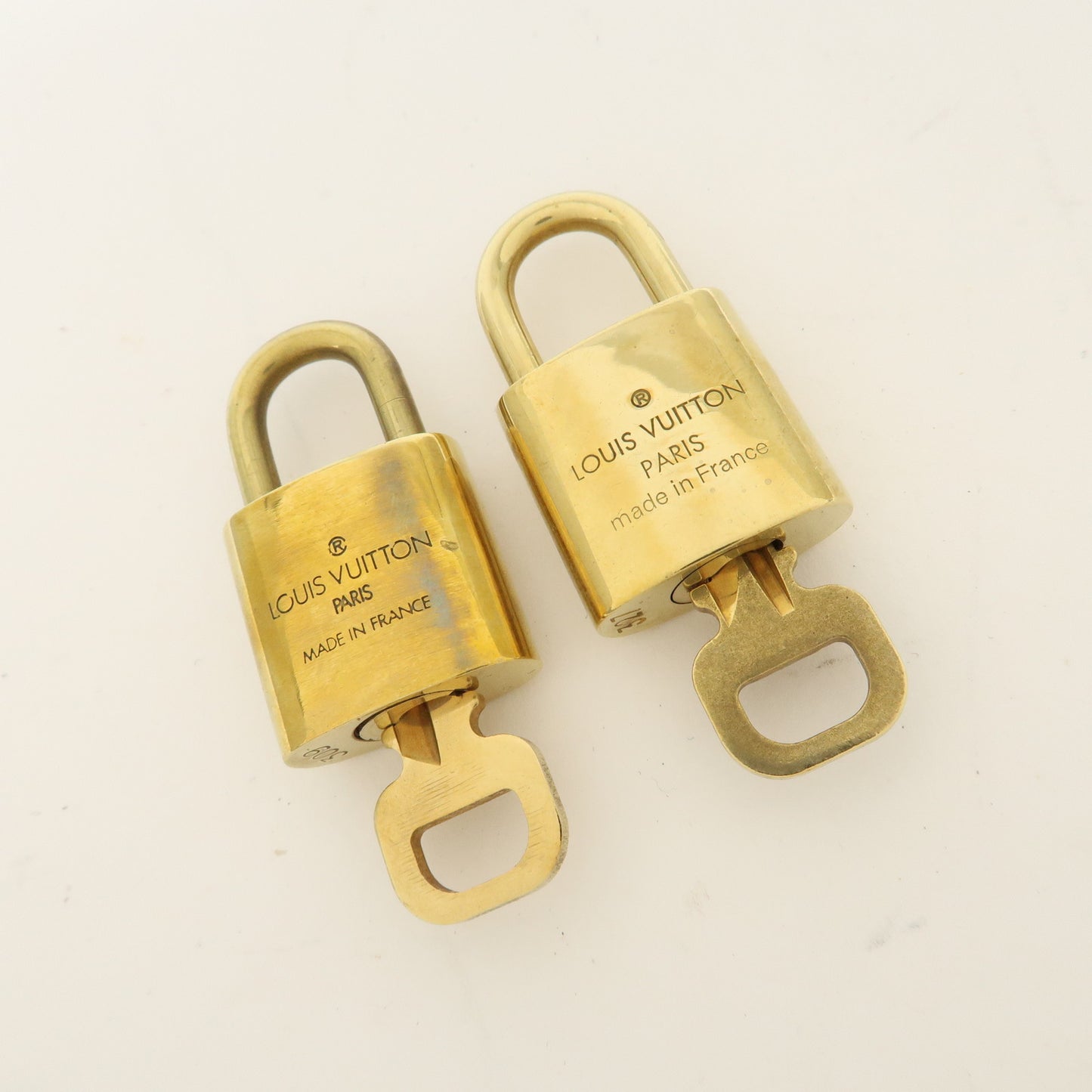 Louis Vuitton Set of 10 Lock & Key Cadena Key Lock Gold