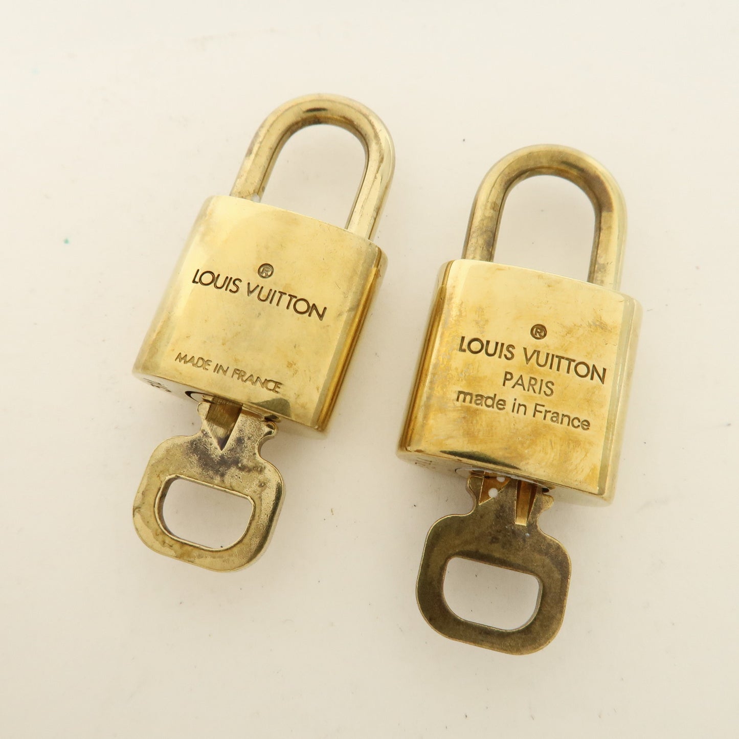 Louis Vuitton Set of 10 Lock & Key Cadena Key Lock Gold