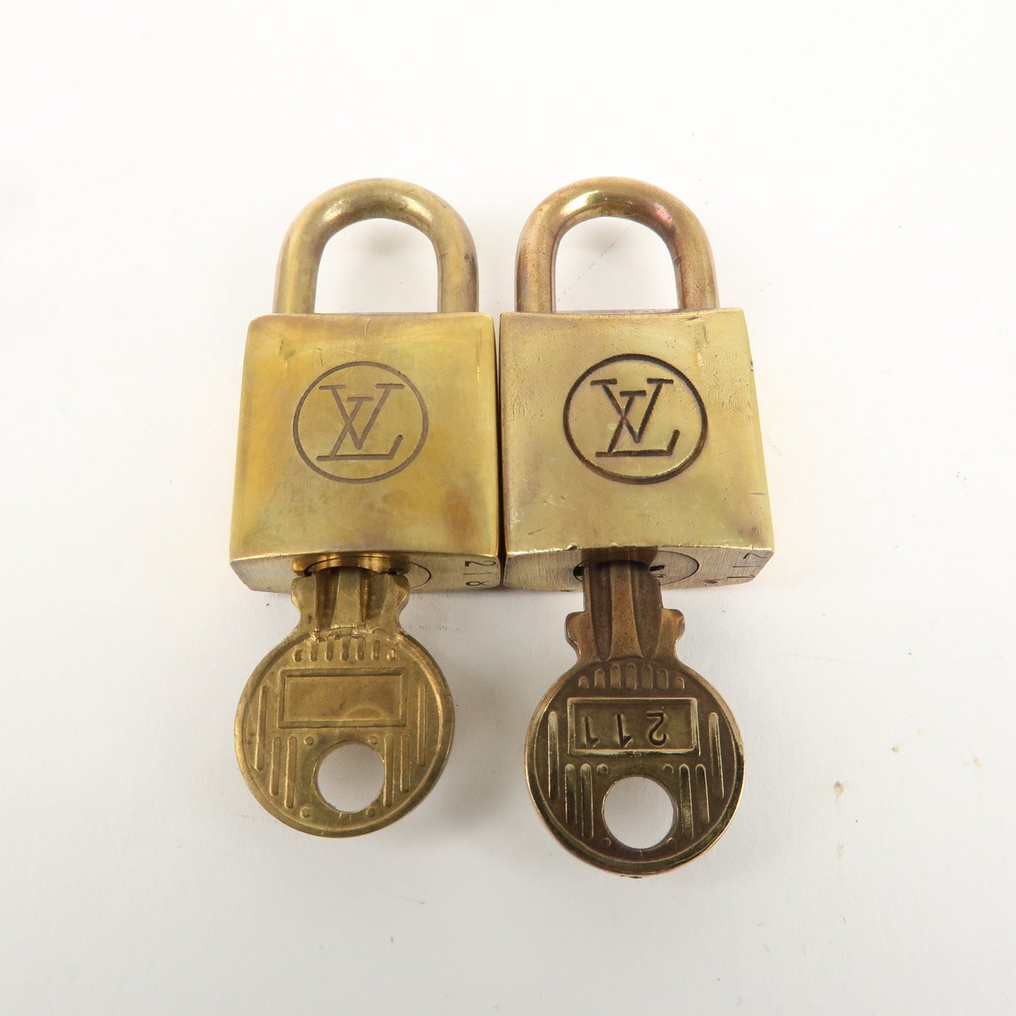 Louis Vuitton Set of 10 Lock & Key Cadena Key Lock Gold