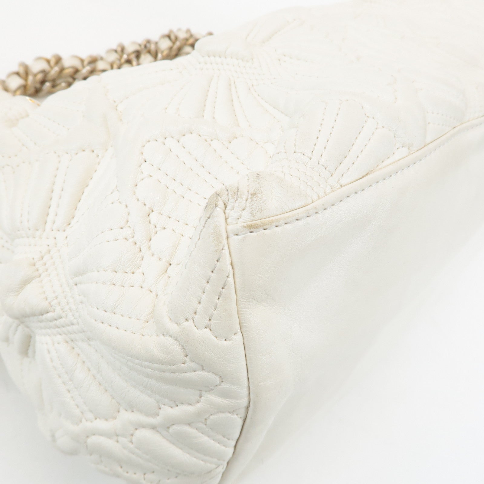 CHANEL Leather Quilting Chain Tote Bag White Used