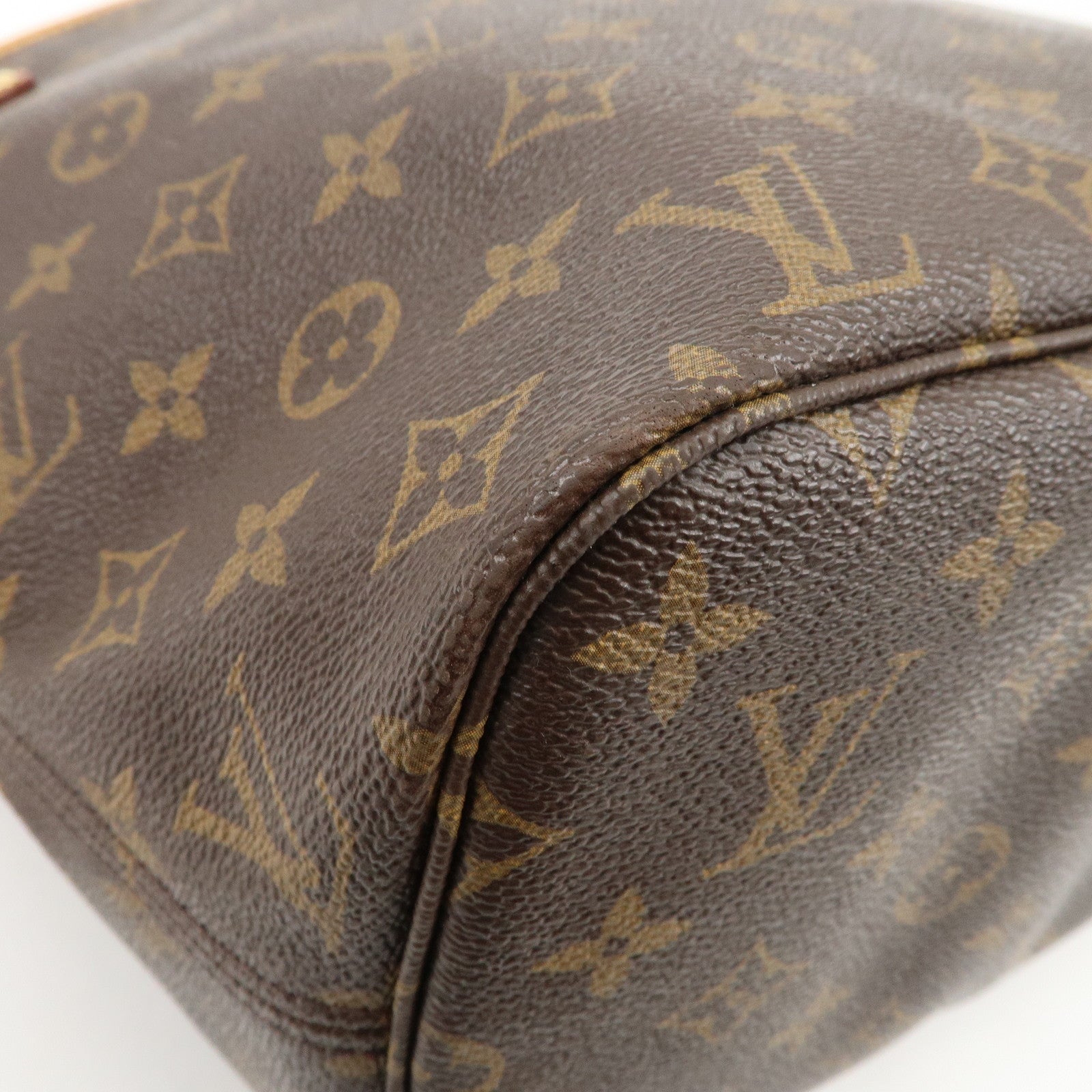 Louis Vuitton Monogram Neverfull MM Tote Bag M41177