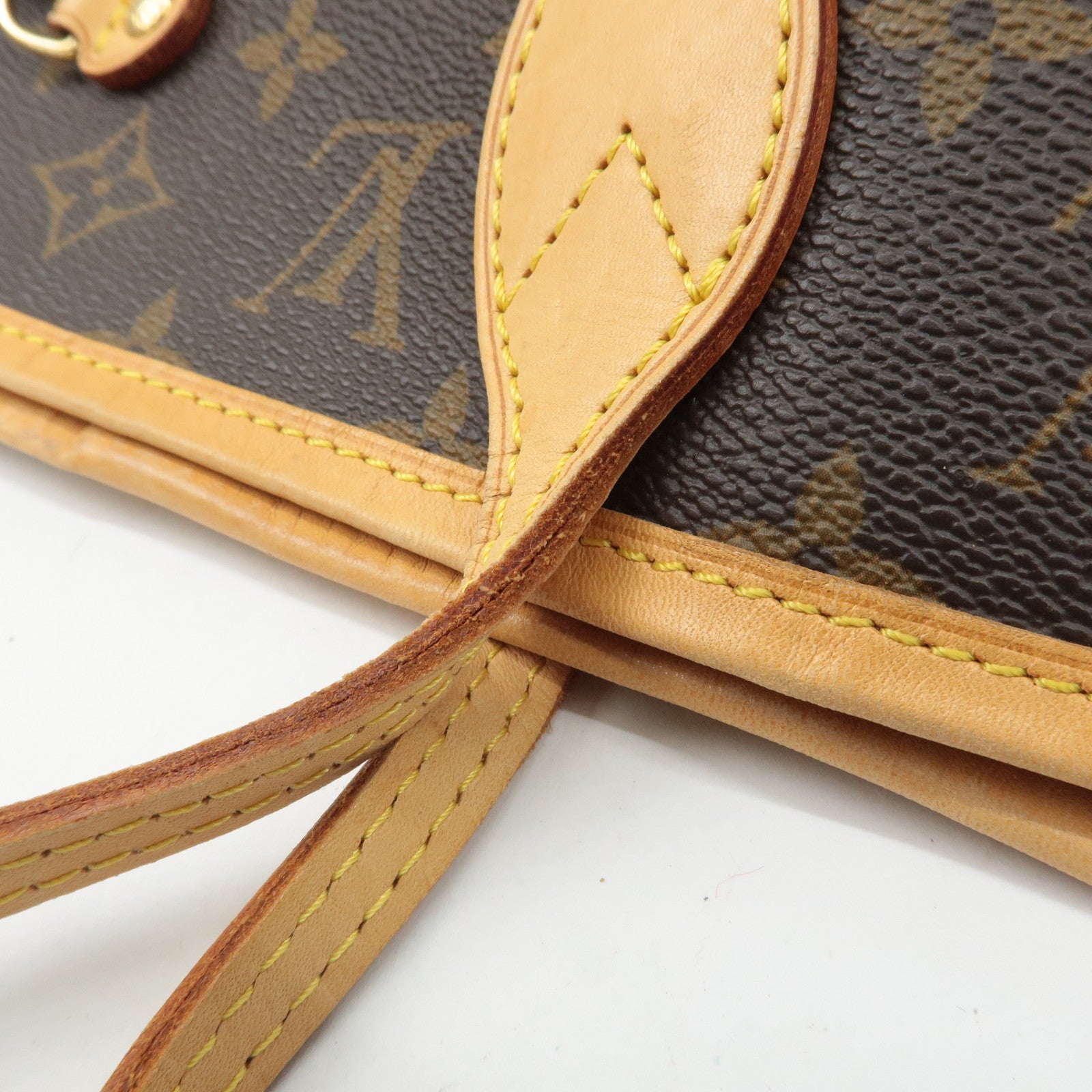 Louis Vuitton Monogram Neverfull MM Tote Bag Brown M40156