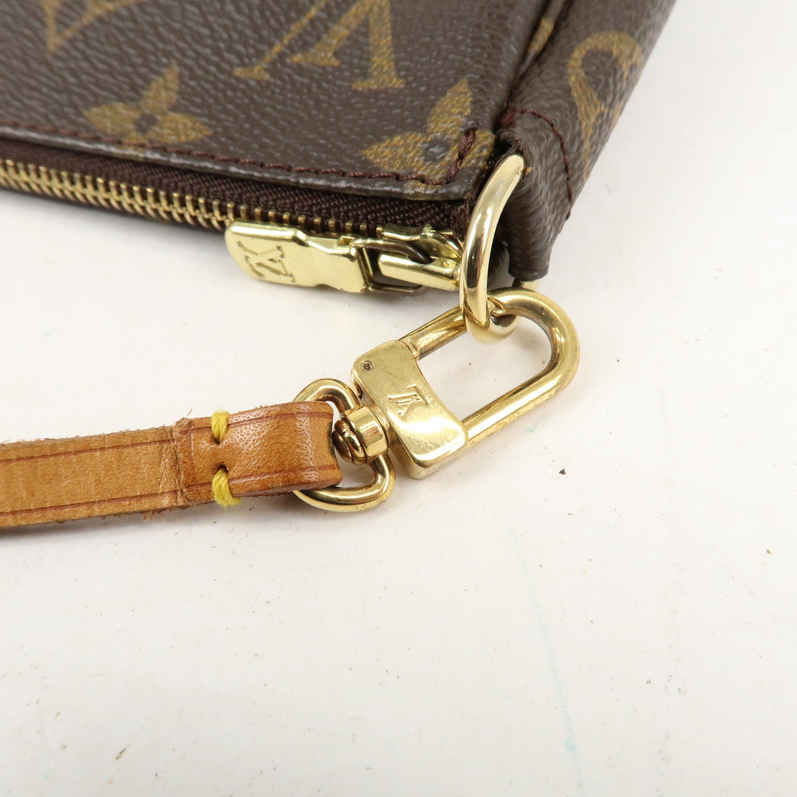 Louis Vuitton Monogram Pochette Accessoires Pouch M51980