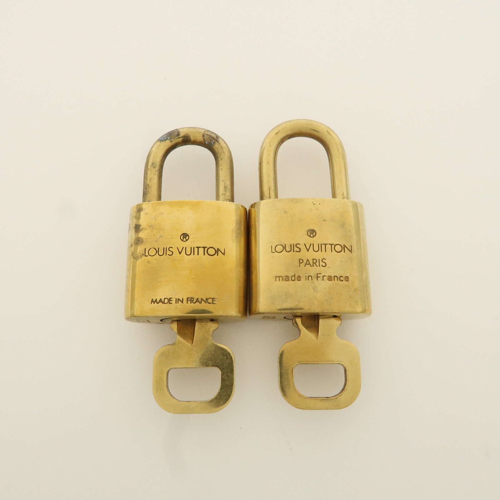 Louis Vuitton Set of 10 Lock & Key Cadena Key Lock Metal Gold Used