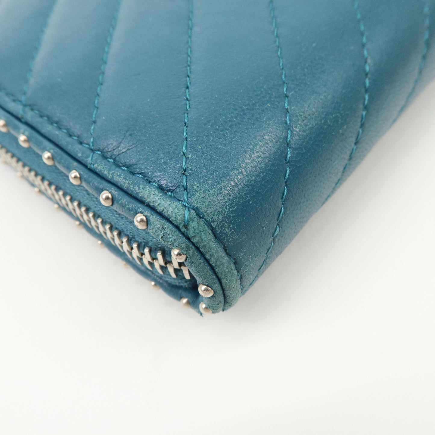 CHANEL V Stich Lamb Skin Coco Mark Studs Long Wallet Blue A50097