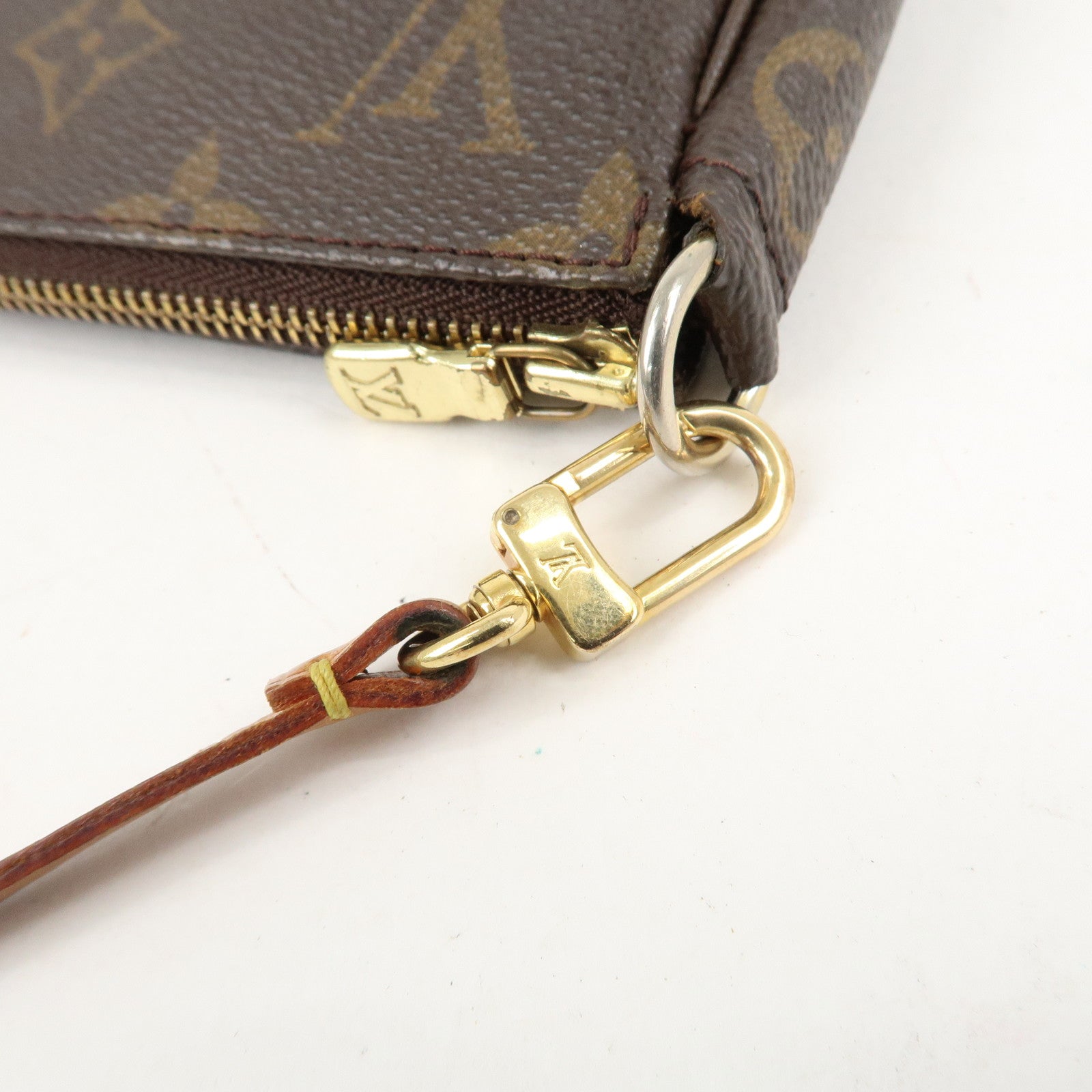 Louis Vuitton Monogram Pochette Accessoires Pouch M51980