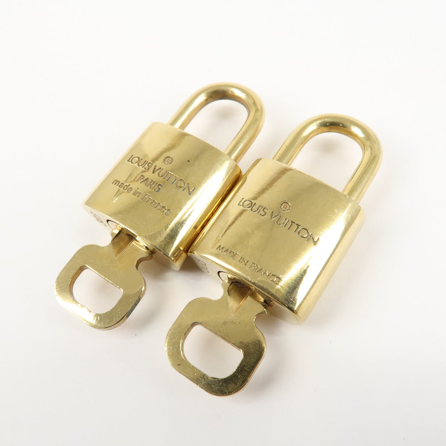 Louis Vuitton Set of 10 Lock & Key Cadena Key Lock Metal Gold