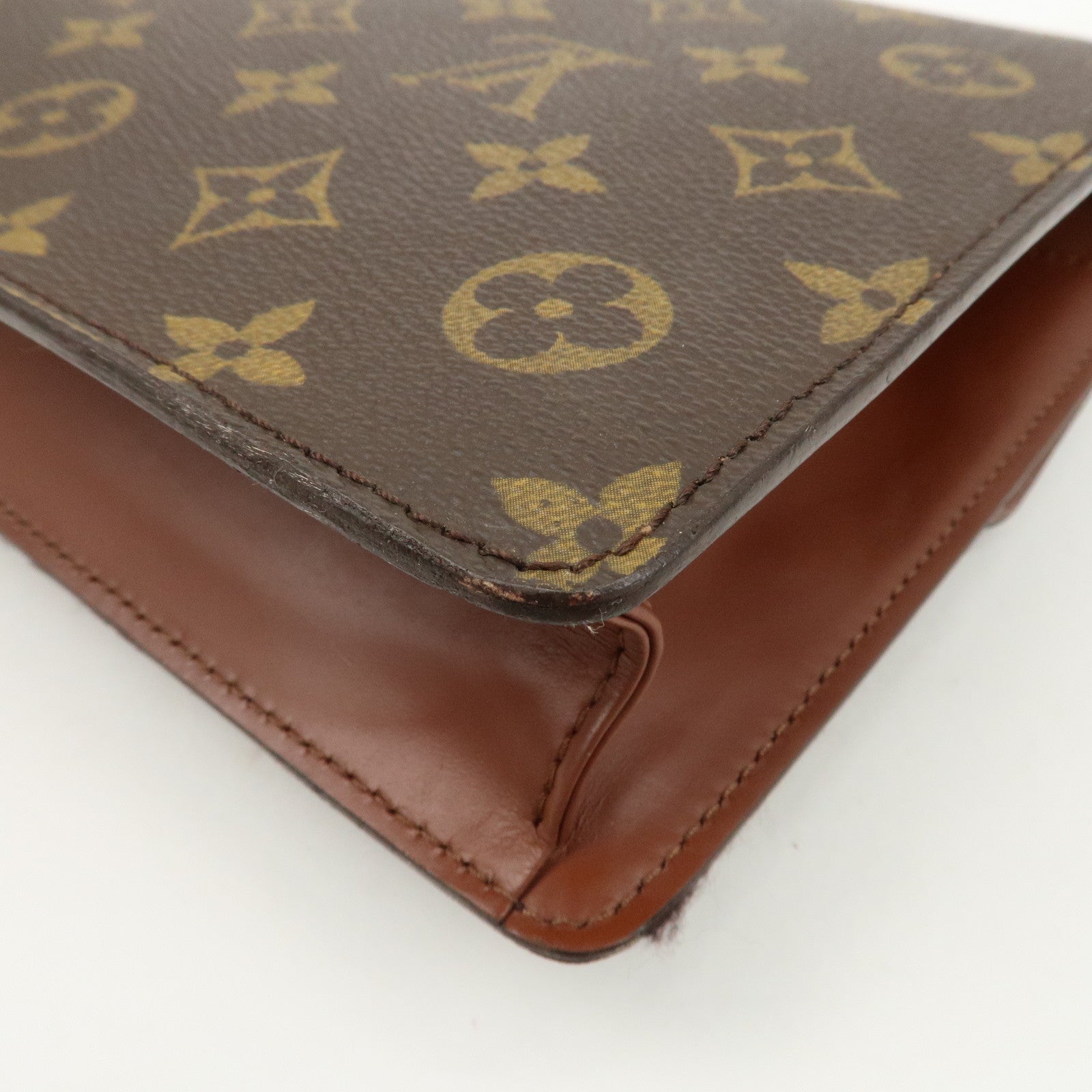 Louis Vuitton Monogram Canvas Chaillot Clutch Bag M51788