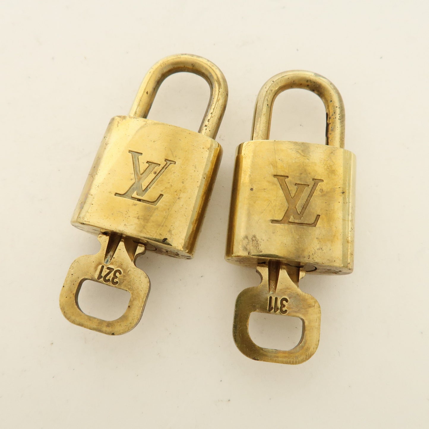 Louis Vuitton Set of 10 Lock & Key Cadena Key Lock Gold