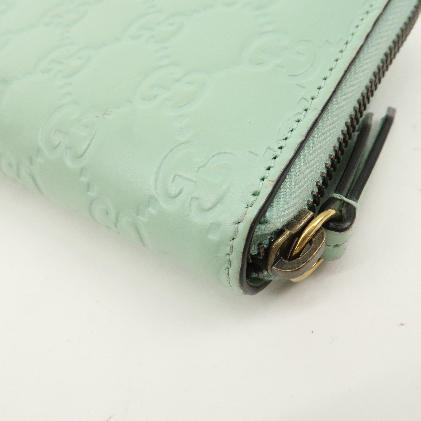 GUCCI Guccishima Leather Round Wallet Cat Motif Mint Green 548058