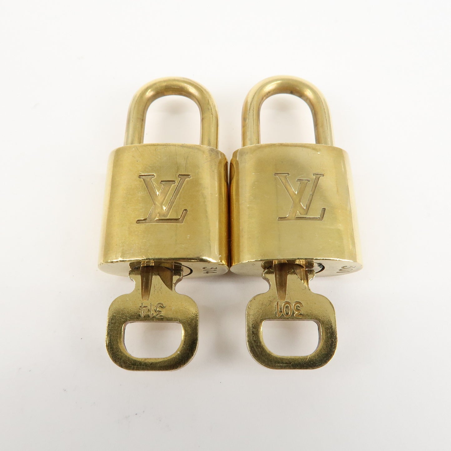 Louis Vuitton Set of 10 Lock & Key Cadena Key Lock Metal Gold