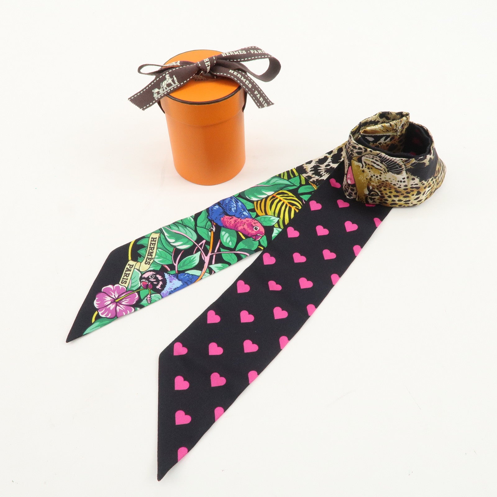 HERMES 100% Silk Twilly Scarf JUNGLE LOVE LOVE Black Yellow Pink Used
