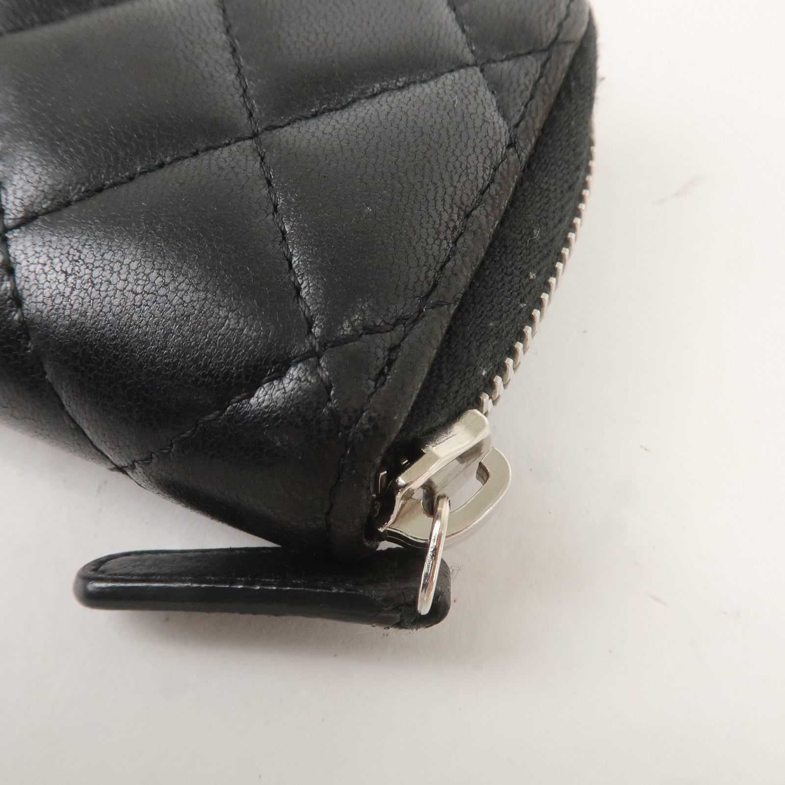 CHANEL Matelasse Lamb Skin Round Zipper Coin Case Black A69271