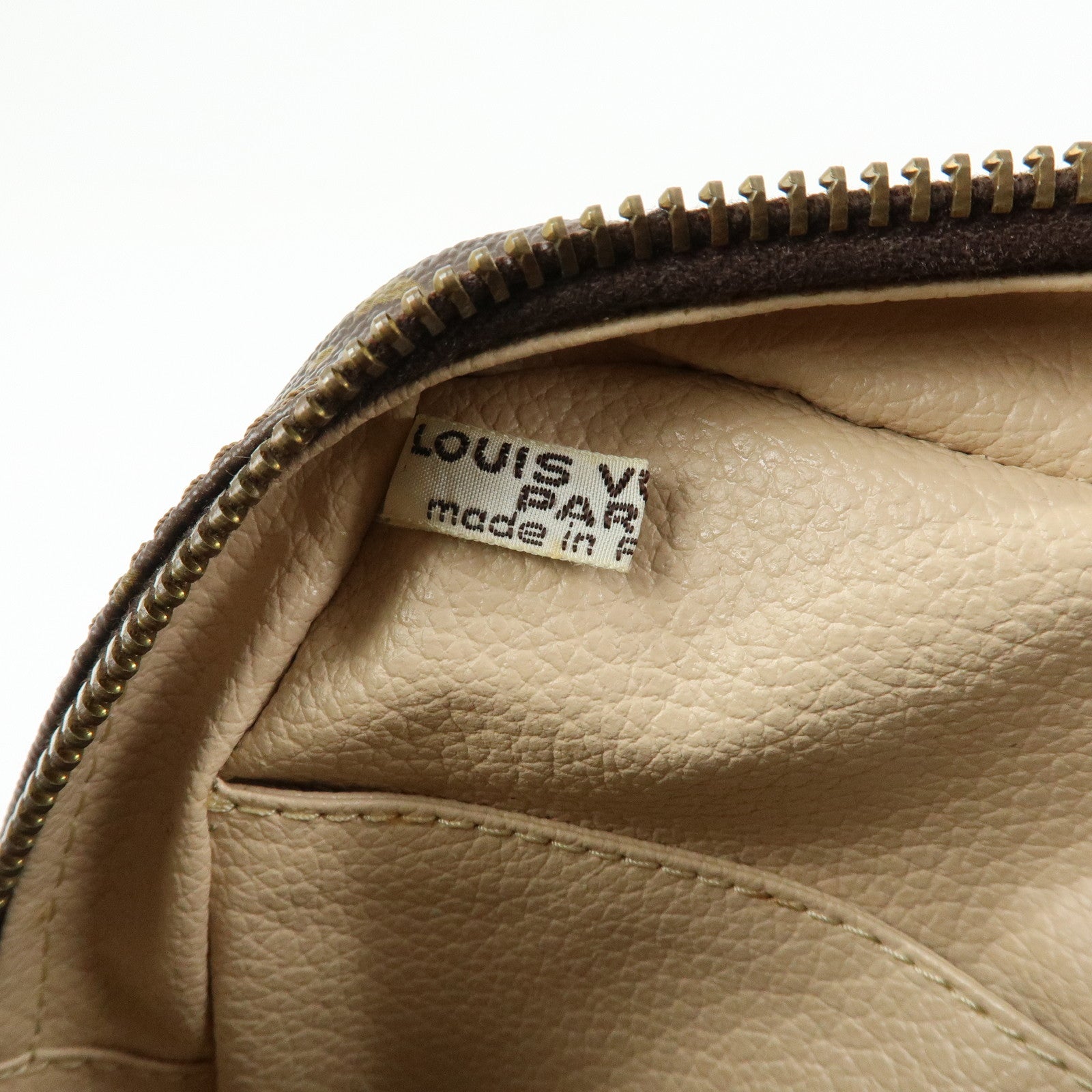Louis Vuitton Monogram Trousse Toilette 23 Cosmetic Pouch M47524