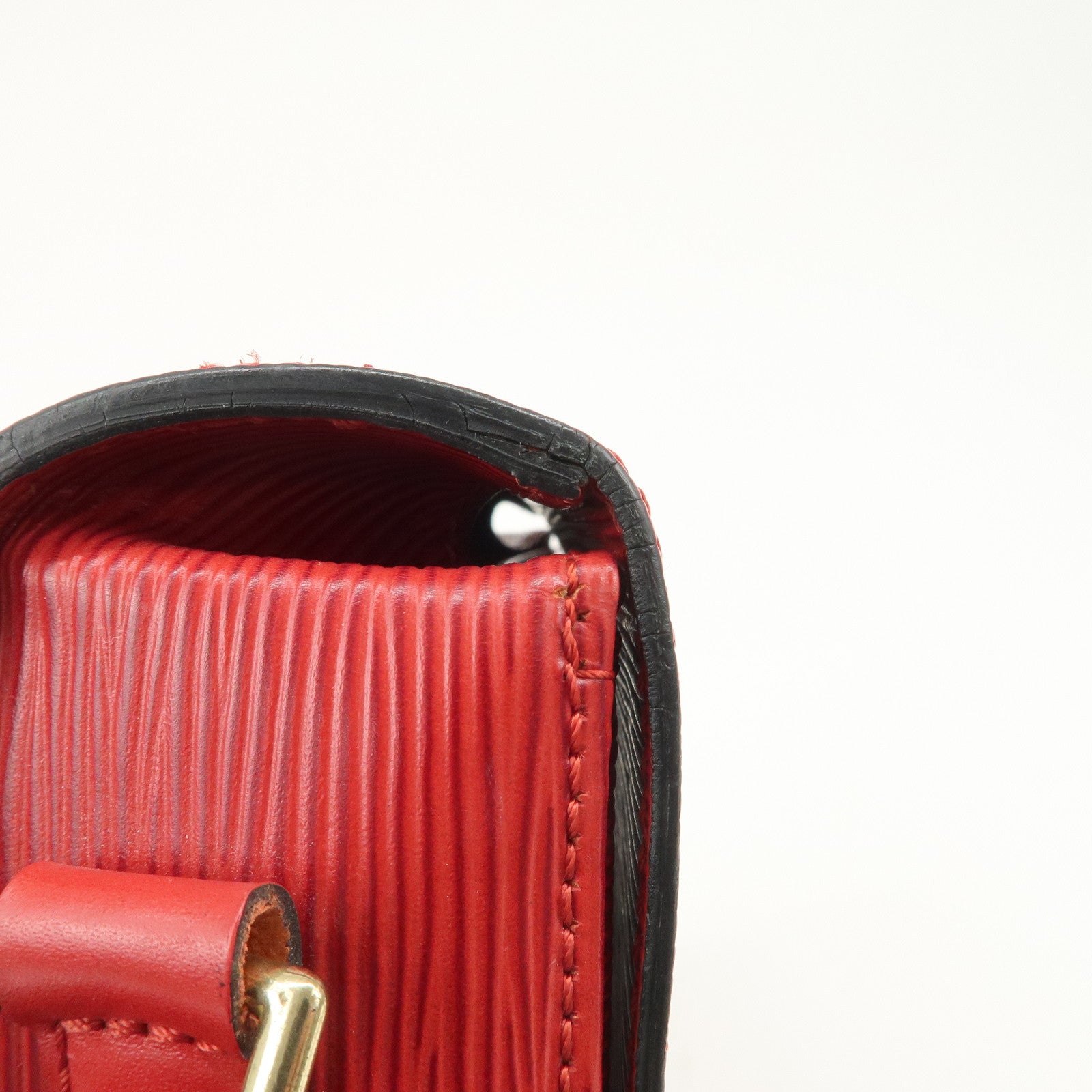 Louis Vuitton Epi Saint Cloud Shoulder Bag Crossbody Bag Red M52197