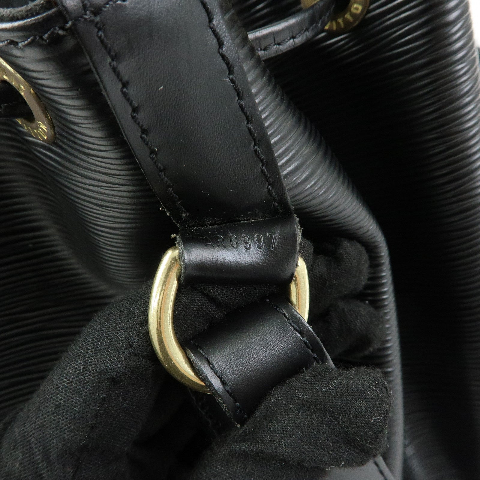 Louis Vuitton Epi Leather Petit Noe Shoulder Bag Noir Black M44102