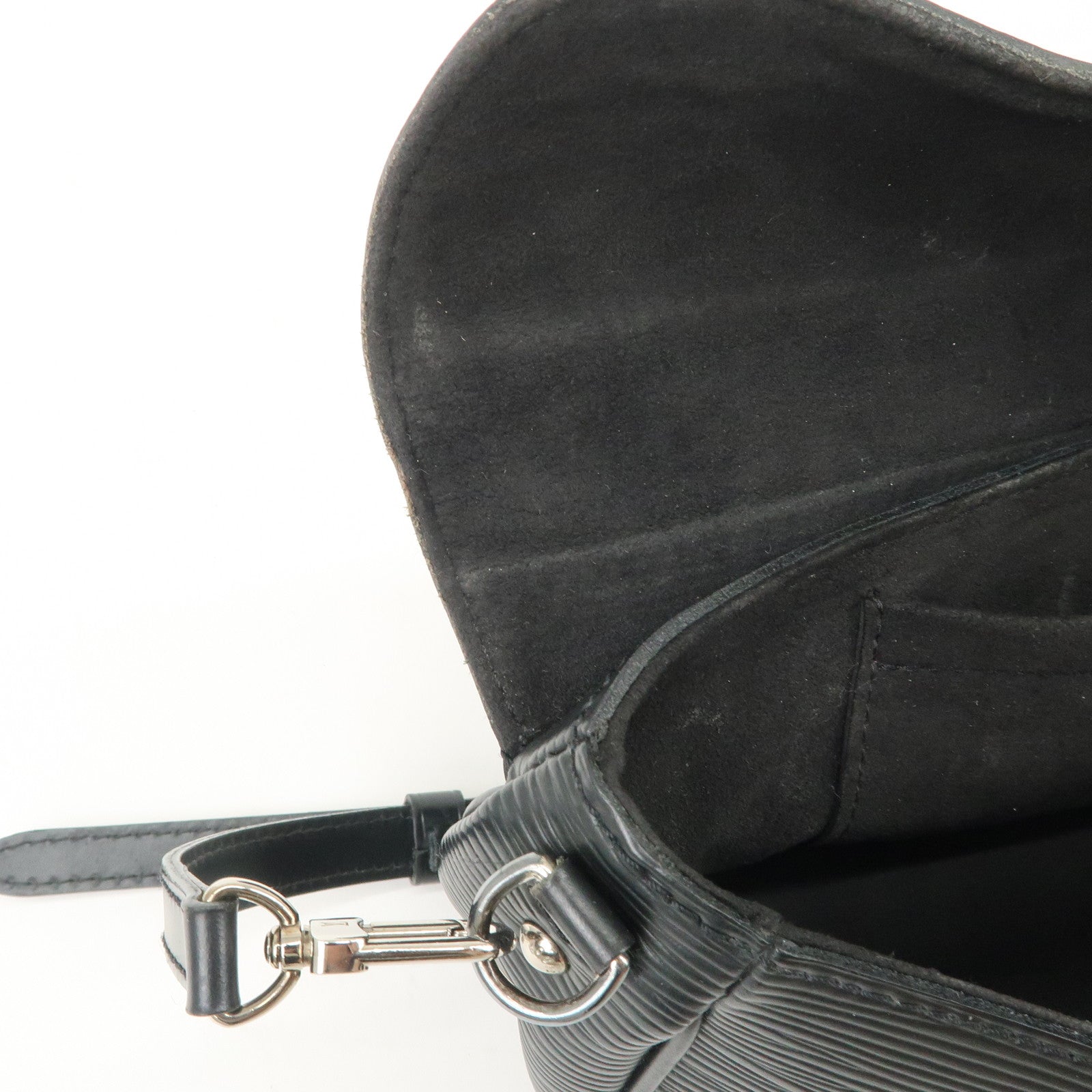 Louis Vuitton Epi Pochette Montaigne Shoulder Bag Noir M59292